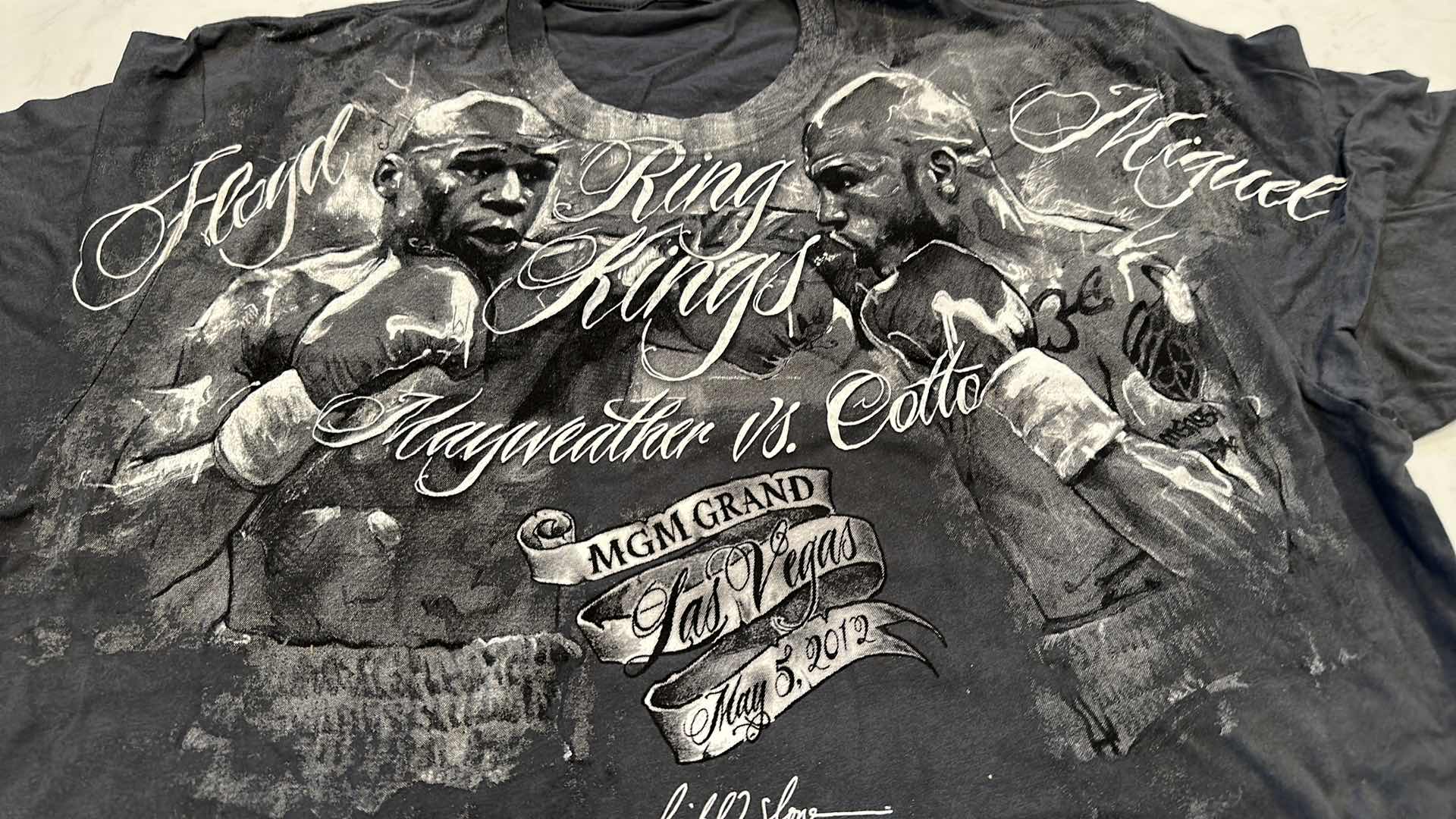 Photo 2 of FLOYD MAYWEATHER VS MIGUEL COTTO SHIRT M