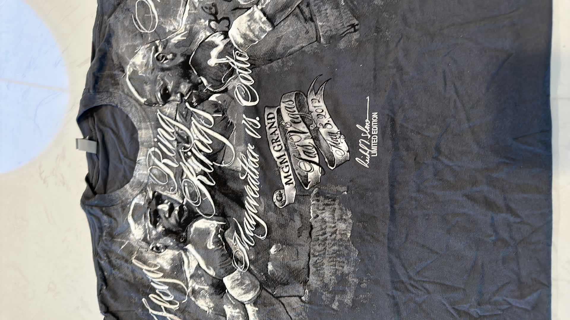 Photo 1 of FLOYD MAYWEATHER VS MIGUEL COTTO SHIRT L