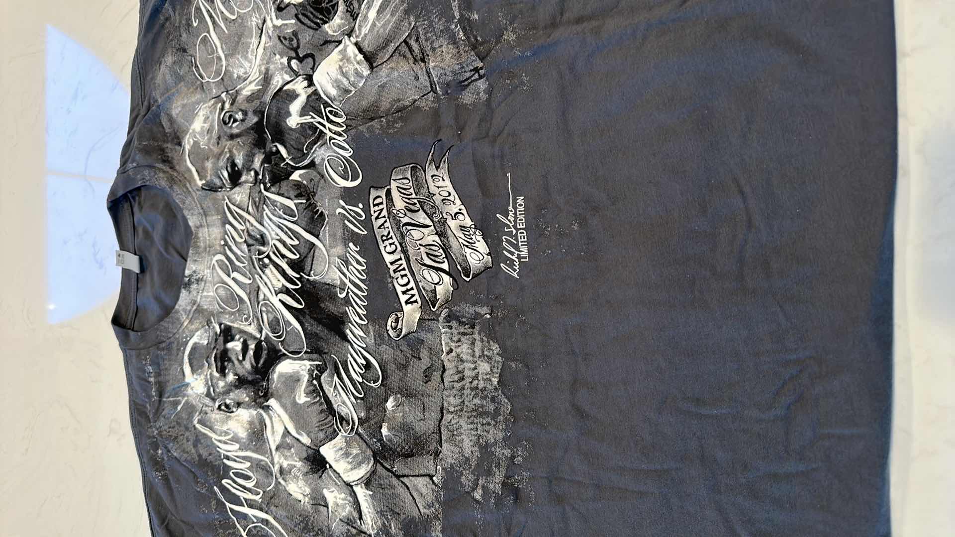 Photo 1 of FLOYD MAYWEATHER VS MIGUEL COTTO SHIRT 2XL