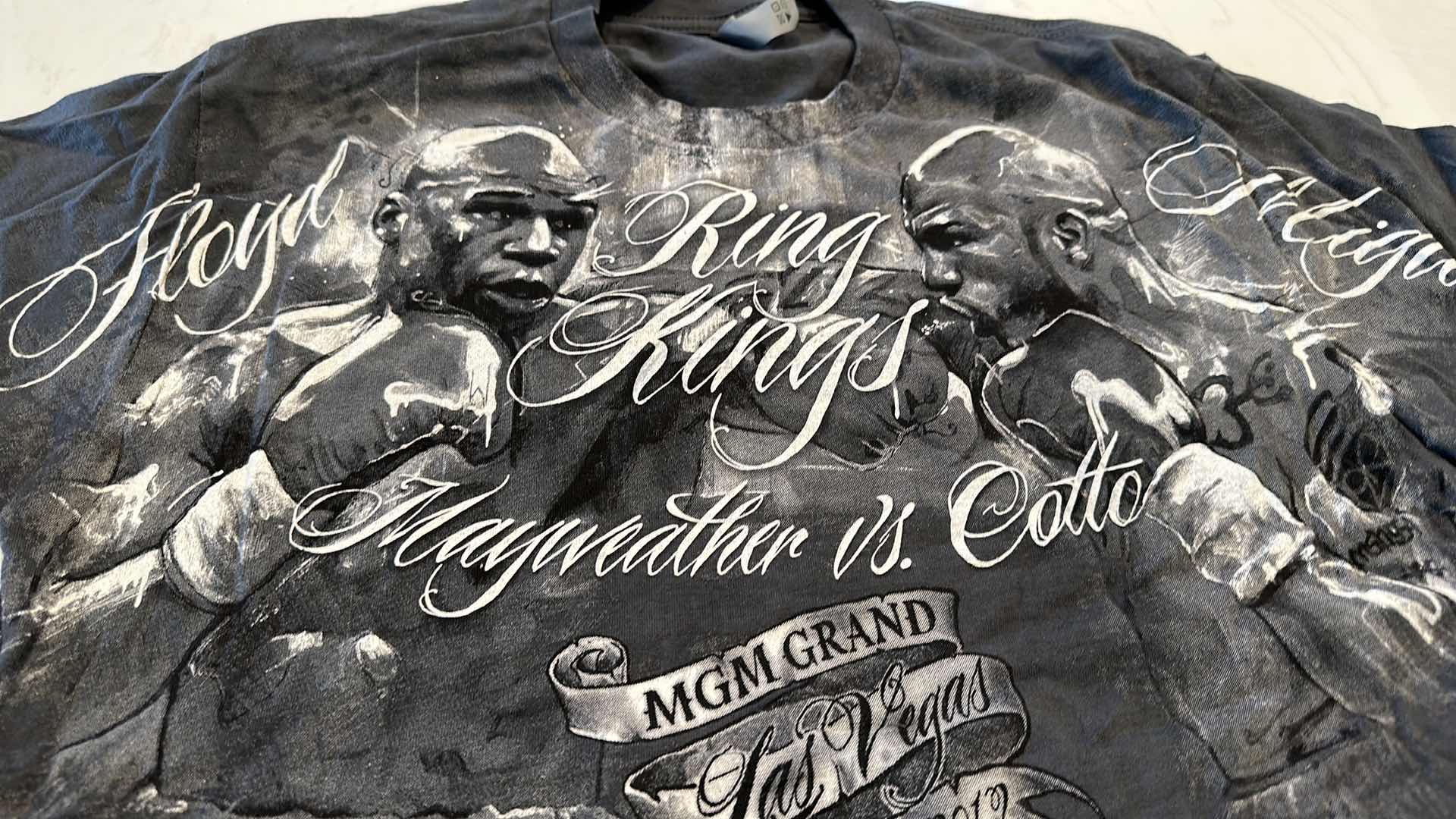 Photo 2 of FLOYD MAYWEATHER VS MIGUEL COTTO SHIRT S