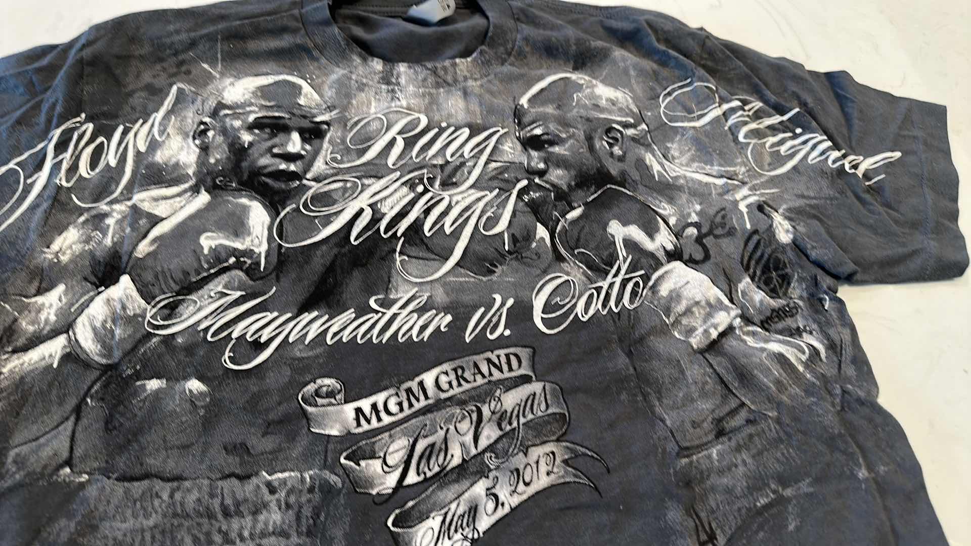 Photo 2 of FLOYD MAYWEATHER VS MIGUEL COTTO SHIRT S