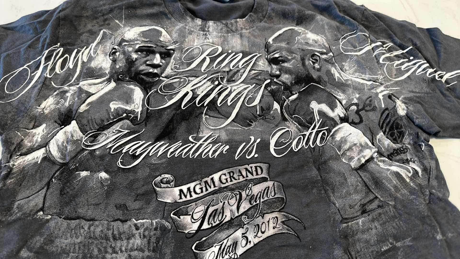 Photo 2 of FLOYD MAYWEATHER VS MIGUEL COTTO SHIRT S