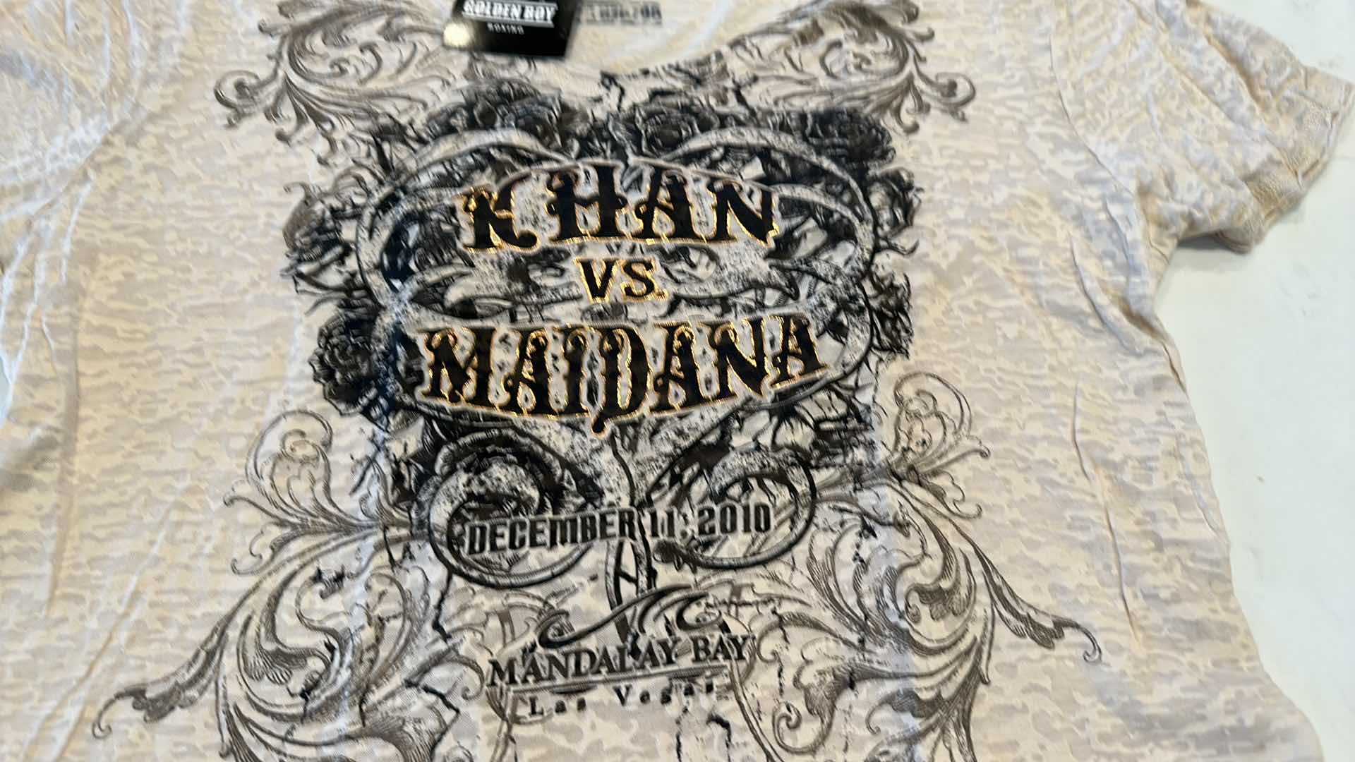 Photo 2 of LADIES KHAN VS MAIDANA SHIRT L