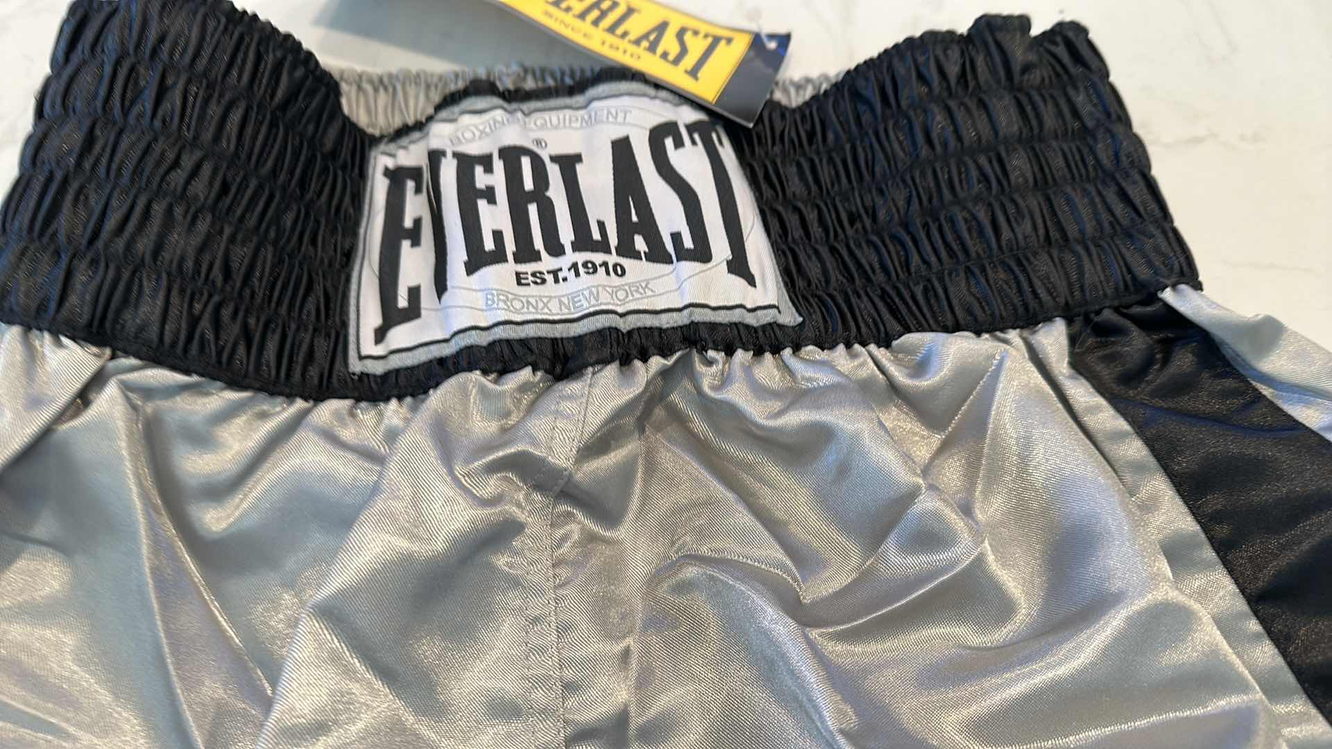 Photo 2 of EVERLAST BOXING TRUNKS LARGE