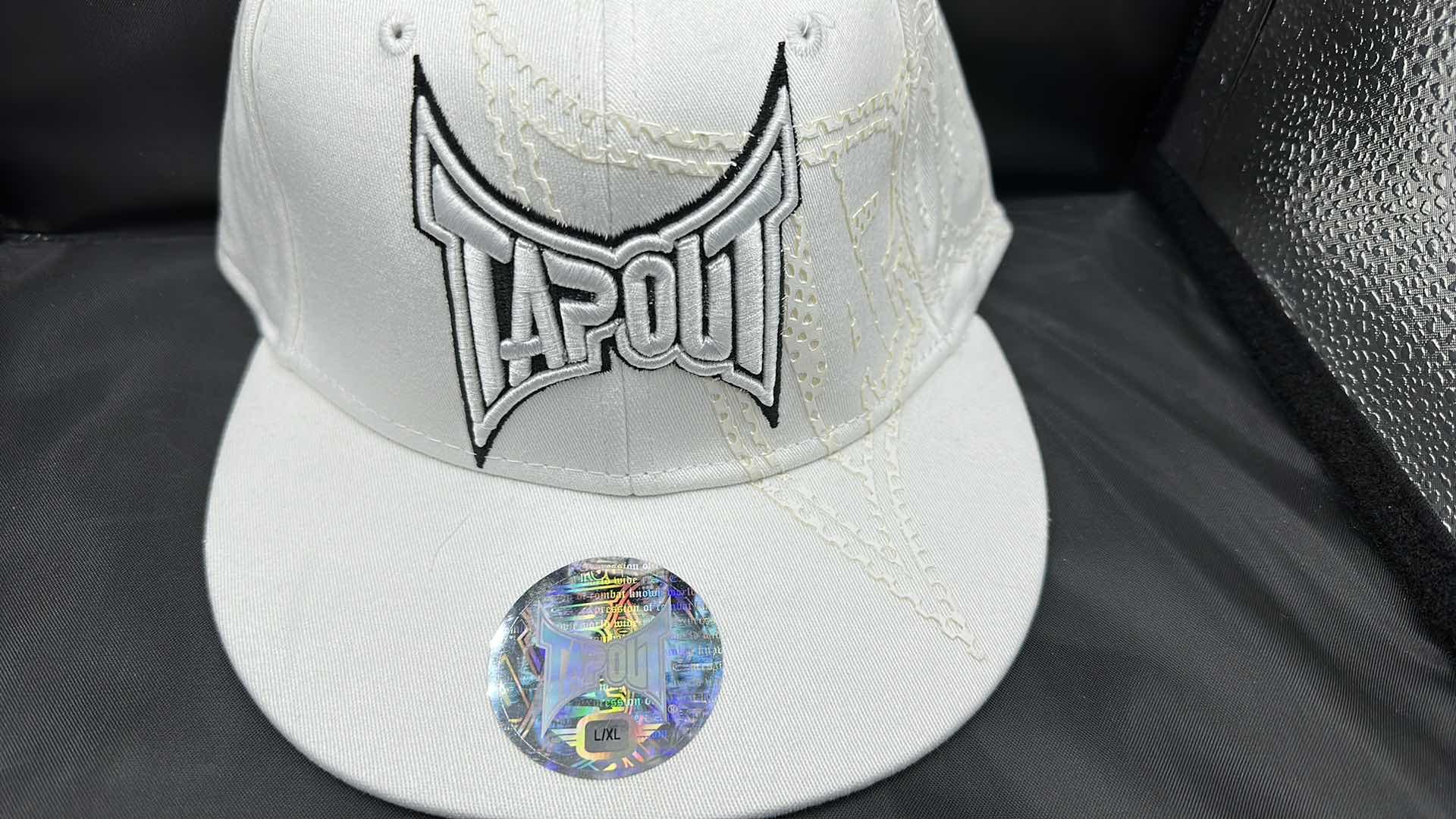 Photo 2 of TAPOUT HAT L/XL