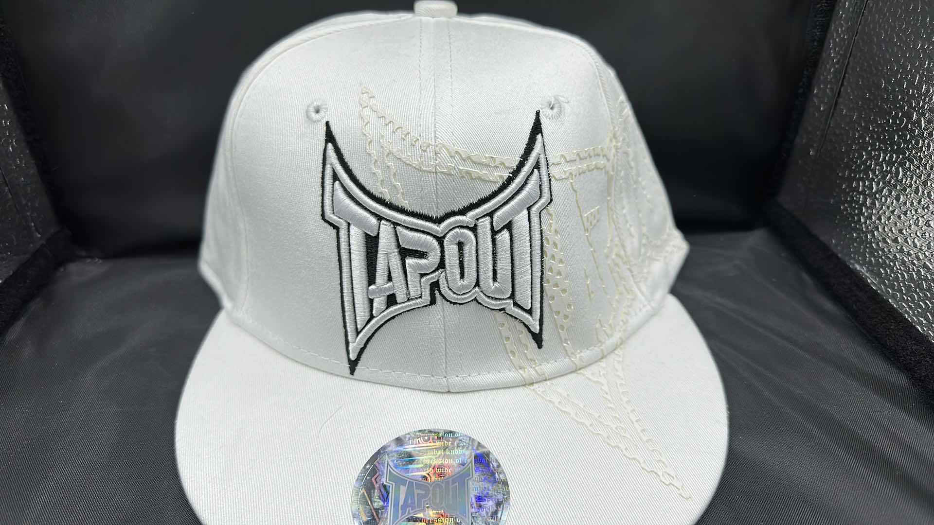 Photo 2 of TAPOUT HAT L/XL