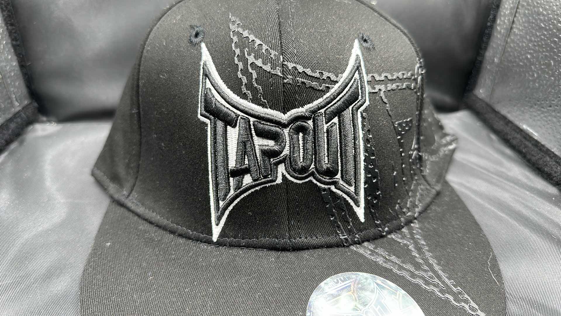 Photo 2 of TAPOUT HAT L/XL