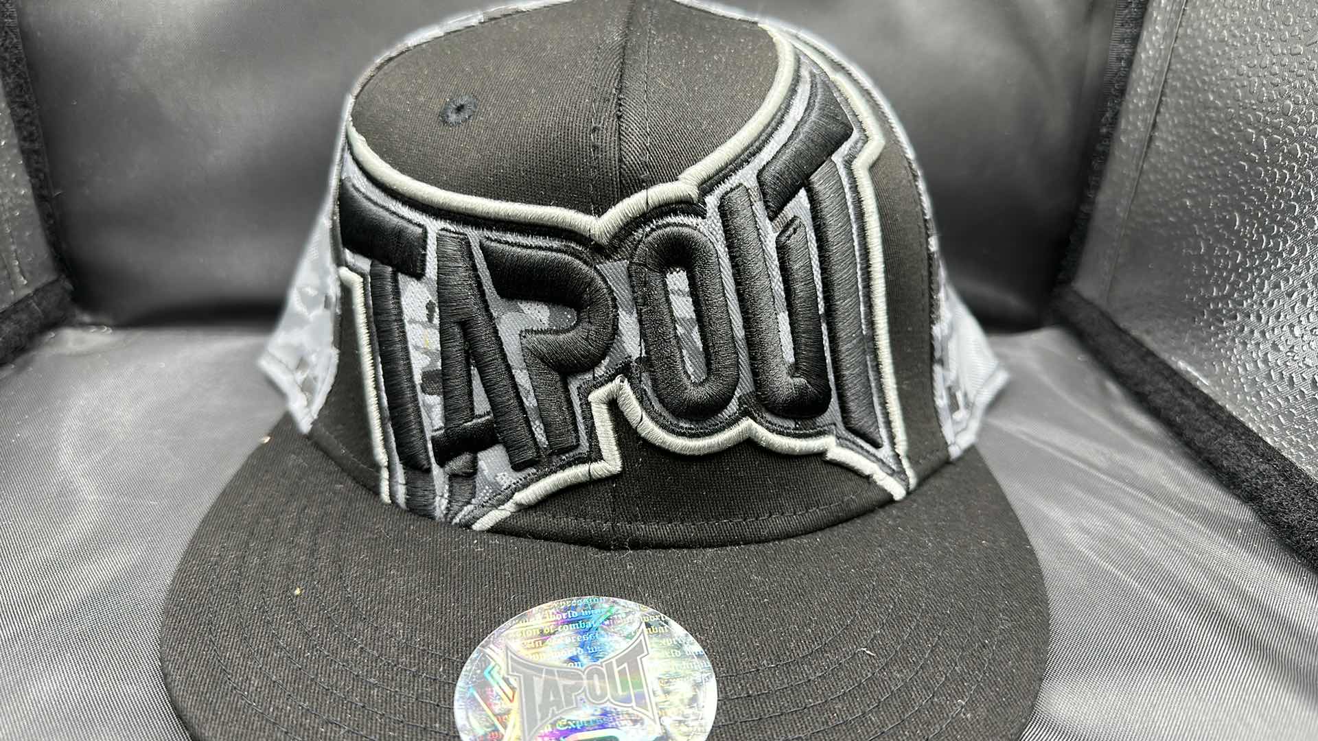 Photo 2 of TAPOUT HAT L/XL