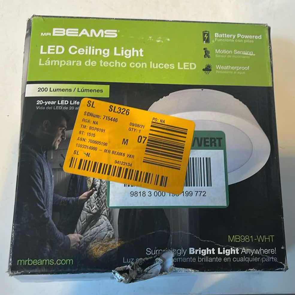 Photo 1 of MR BEAMS LED CEILING LIGHT MB981-WHT 200 LUMENS