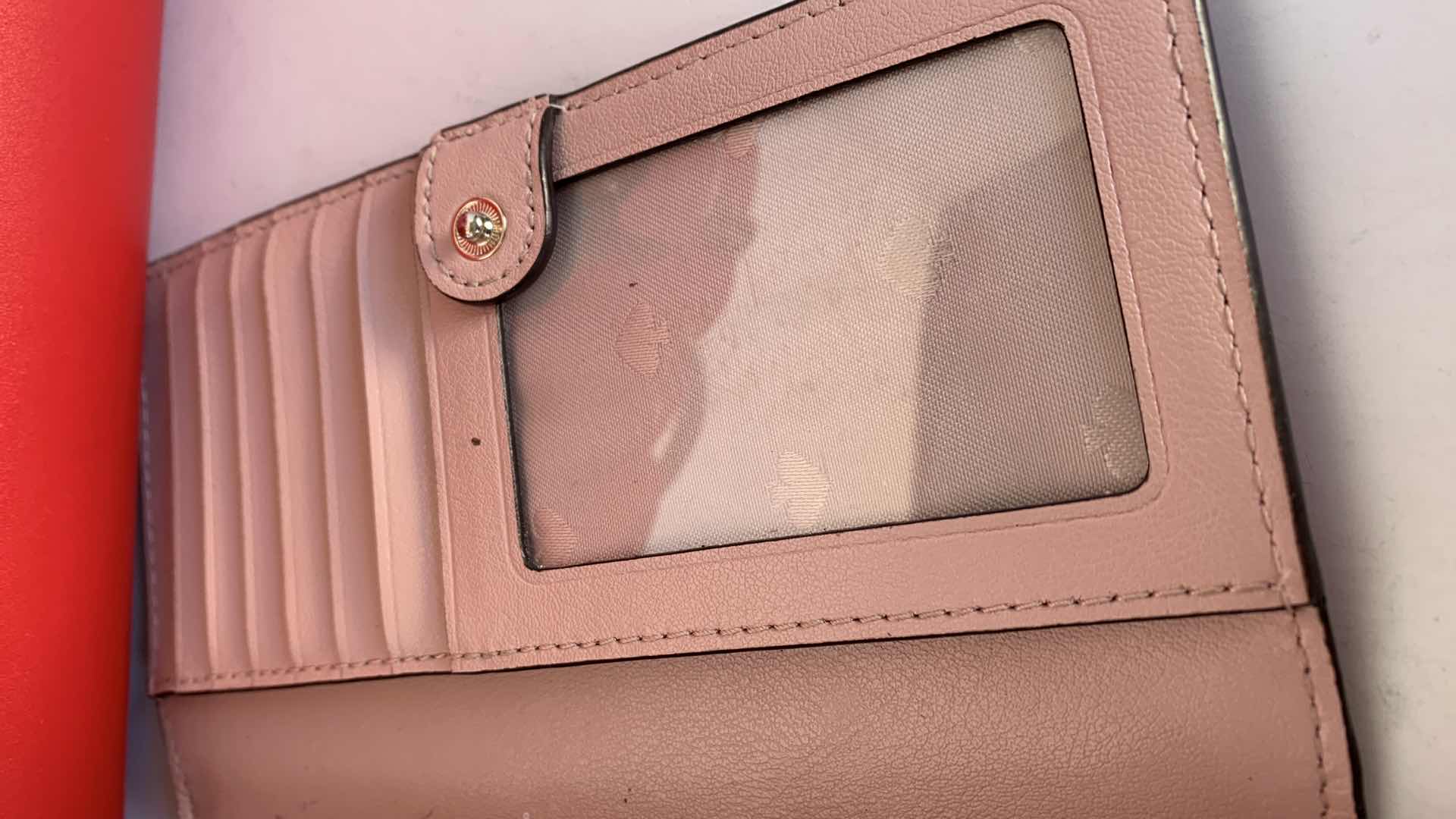 Photo 3 of KATE SPADE PURSE AND WALLET UNAUTHENTICATED