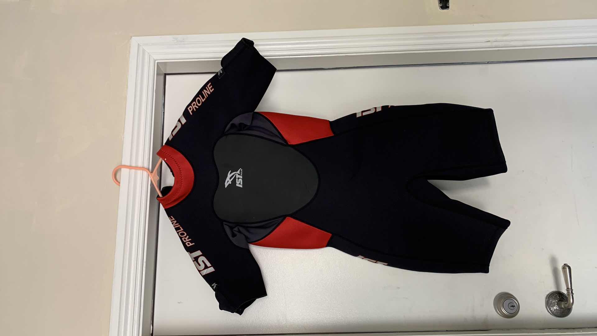 Photo 1 of IST PROLINE WOMENS SPRING SHORTY WETSUIT SIZE 11