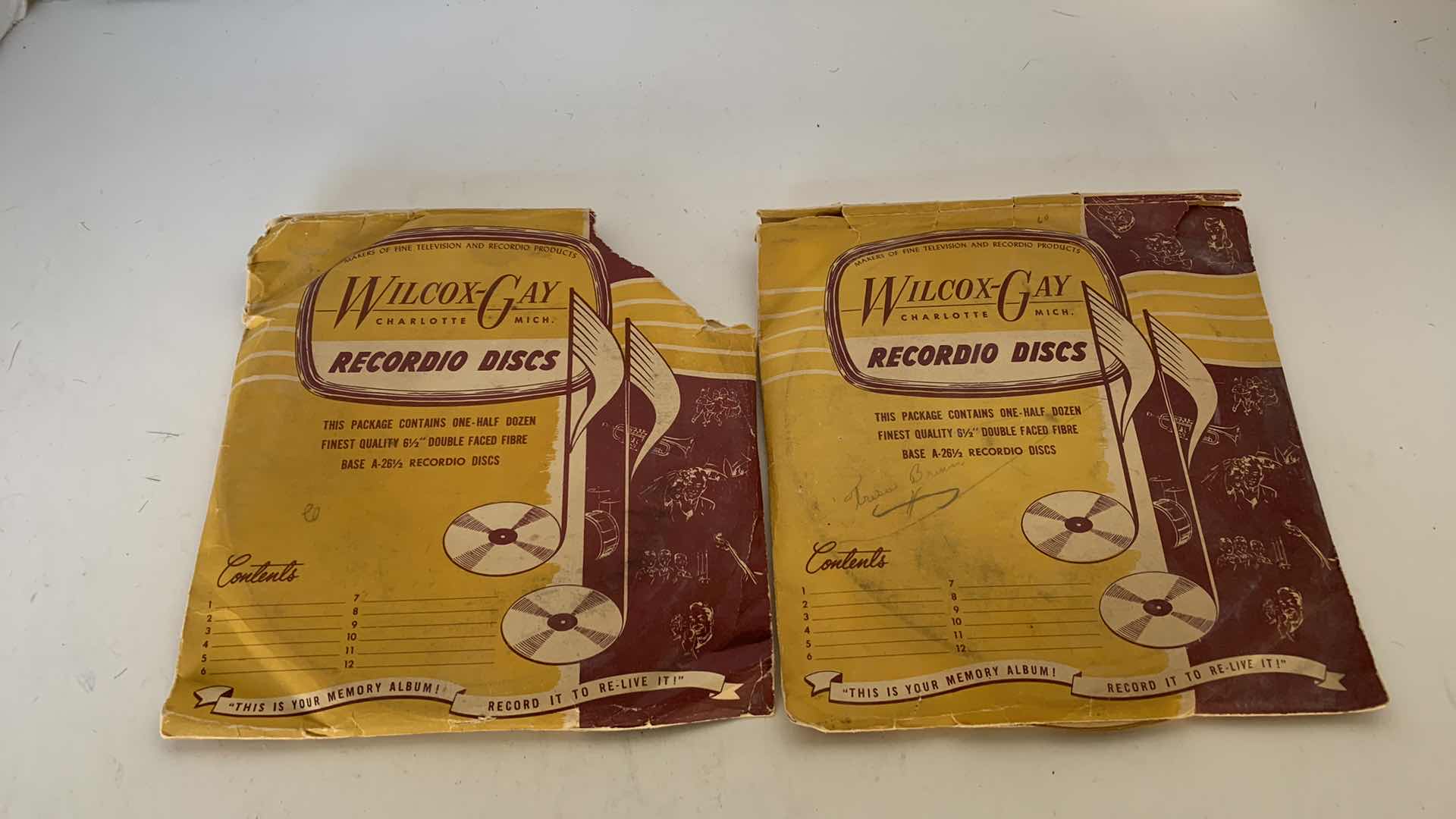 Photo 1 of VINTAGE 1948 WILCOX-GAY RECORDIO DISCS