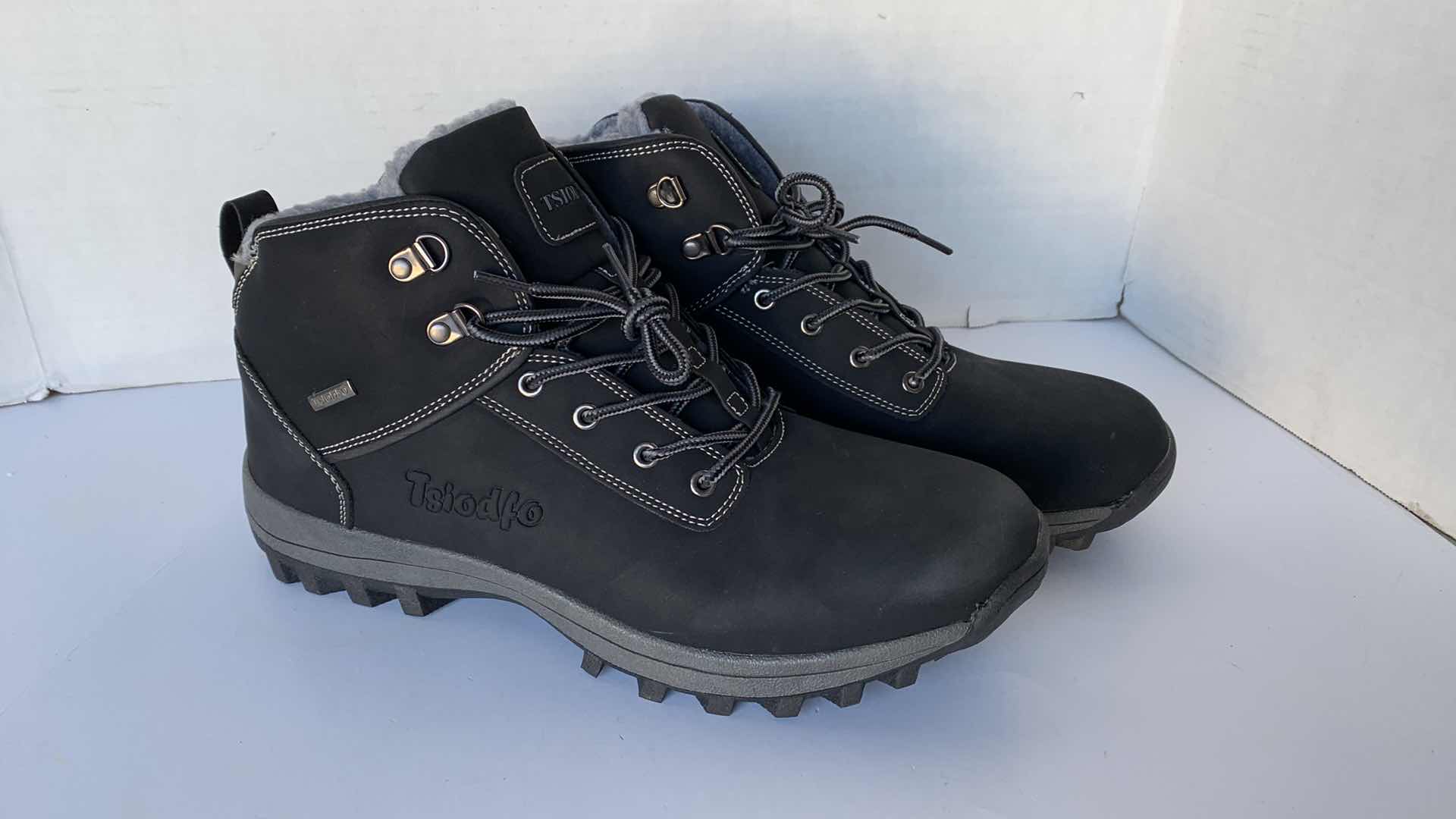 Photo 1 of TSIODFO MENS BLACK HIKING BOOTS SIZE 9