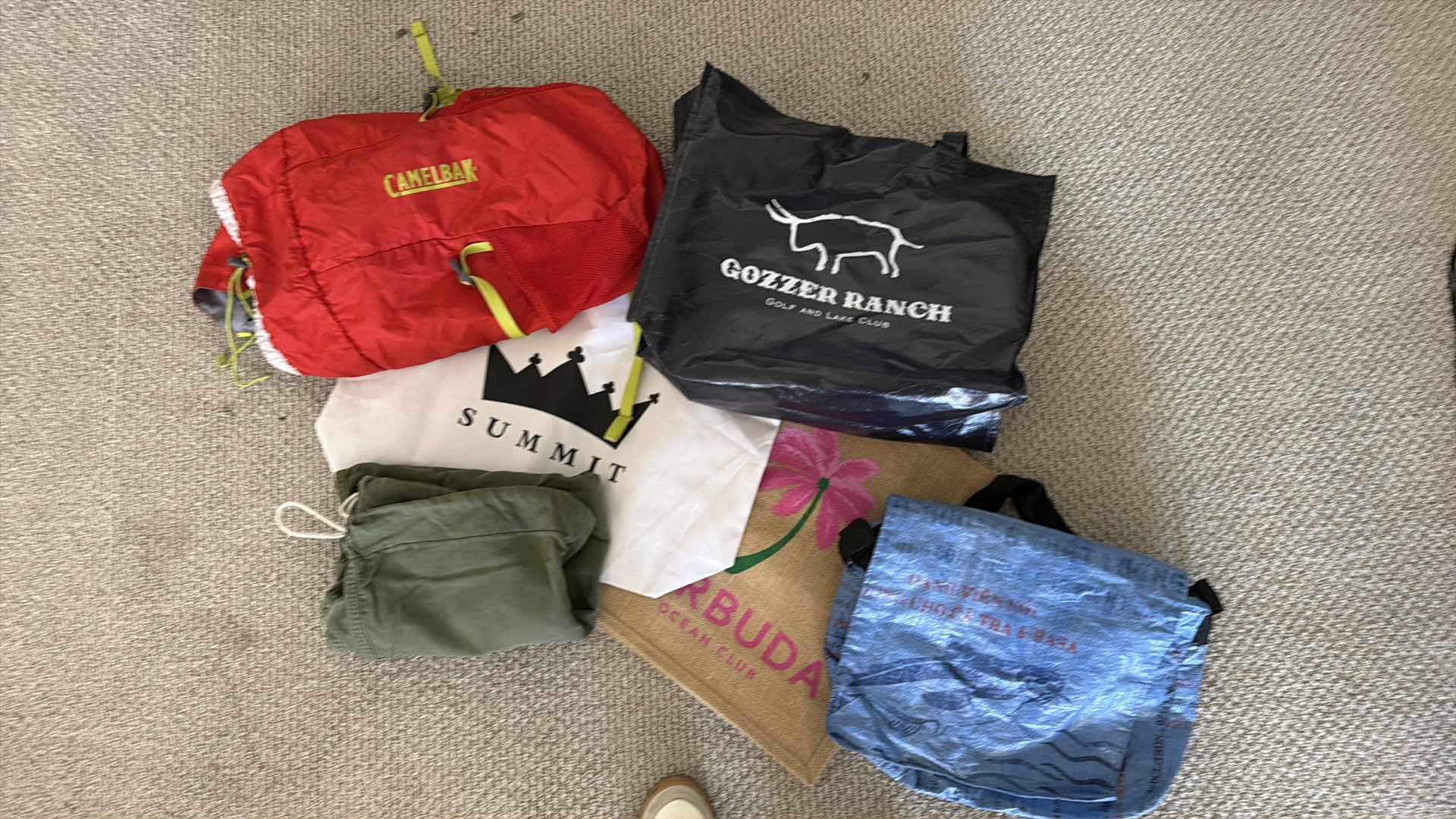 Photo 1 of ASSORTMENT OF 6 CARRY BAGS