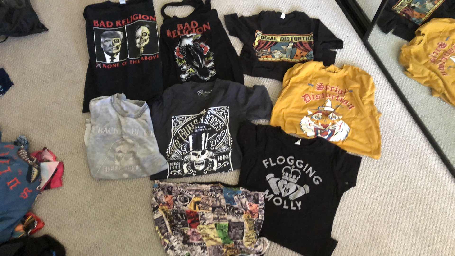 Photo 1 of 8-T-SHIRTS SIZE (S-M)