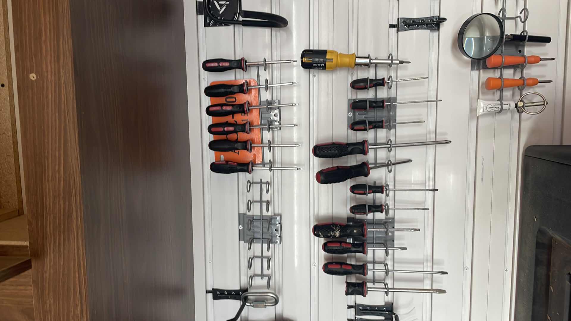 Photo 1 of SCREWDRIVERS AND TORQUE SCREWDRIVERS