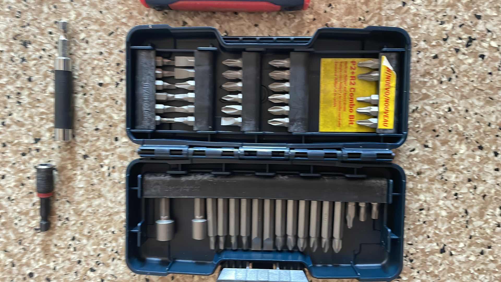 Photo 4 of BLACK AND DECKER DRILL INDEX MISSING COUPLE BITS, COBALT ALLEN KEY SETS, METRIC AND STANDARD, BOSCH SCREWDRIVER, TIP SET