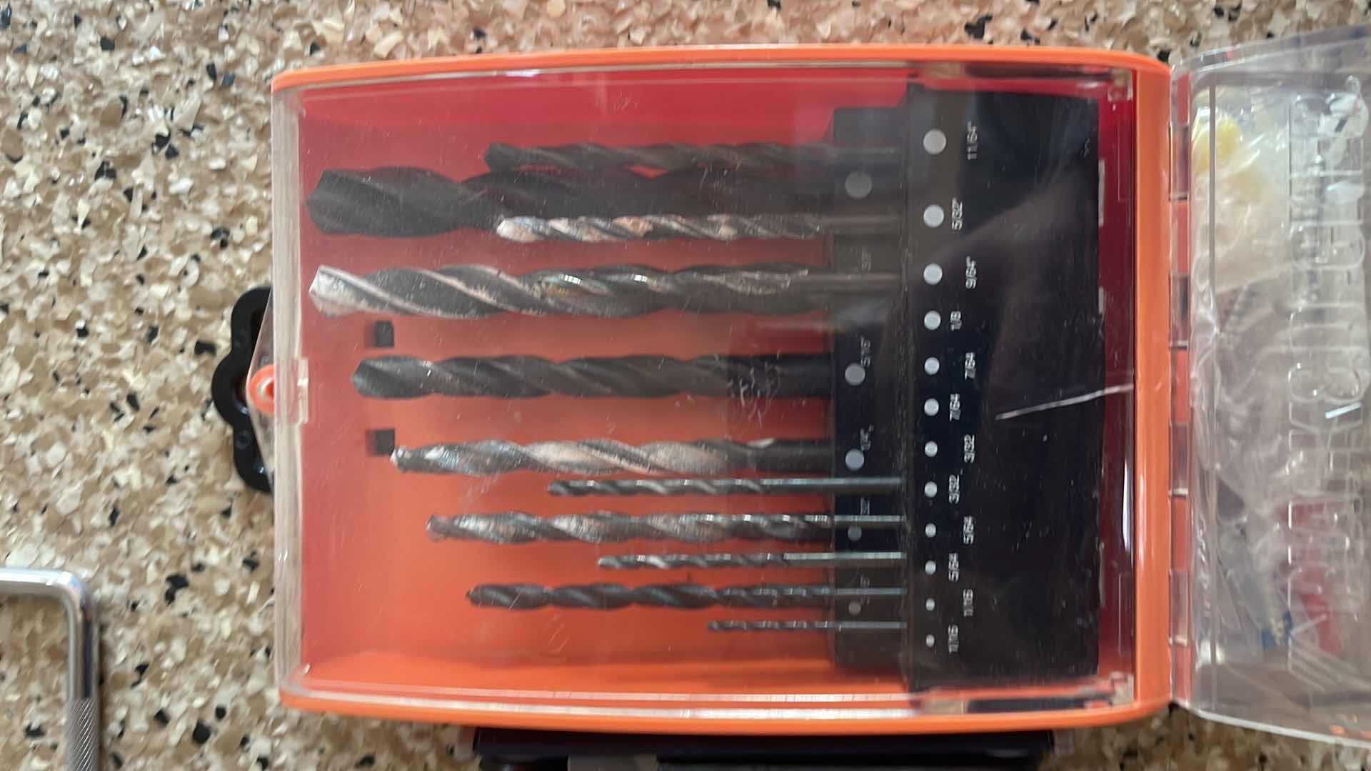 Photo 2 of BLACK AND DECKER DRILL INDEX MISSING COUPLE BITS, COBALT ALLEN KEY SETS, METRIC AND STANDARD, BOSCH SCREWDRIVER, TIP SET