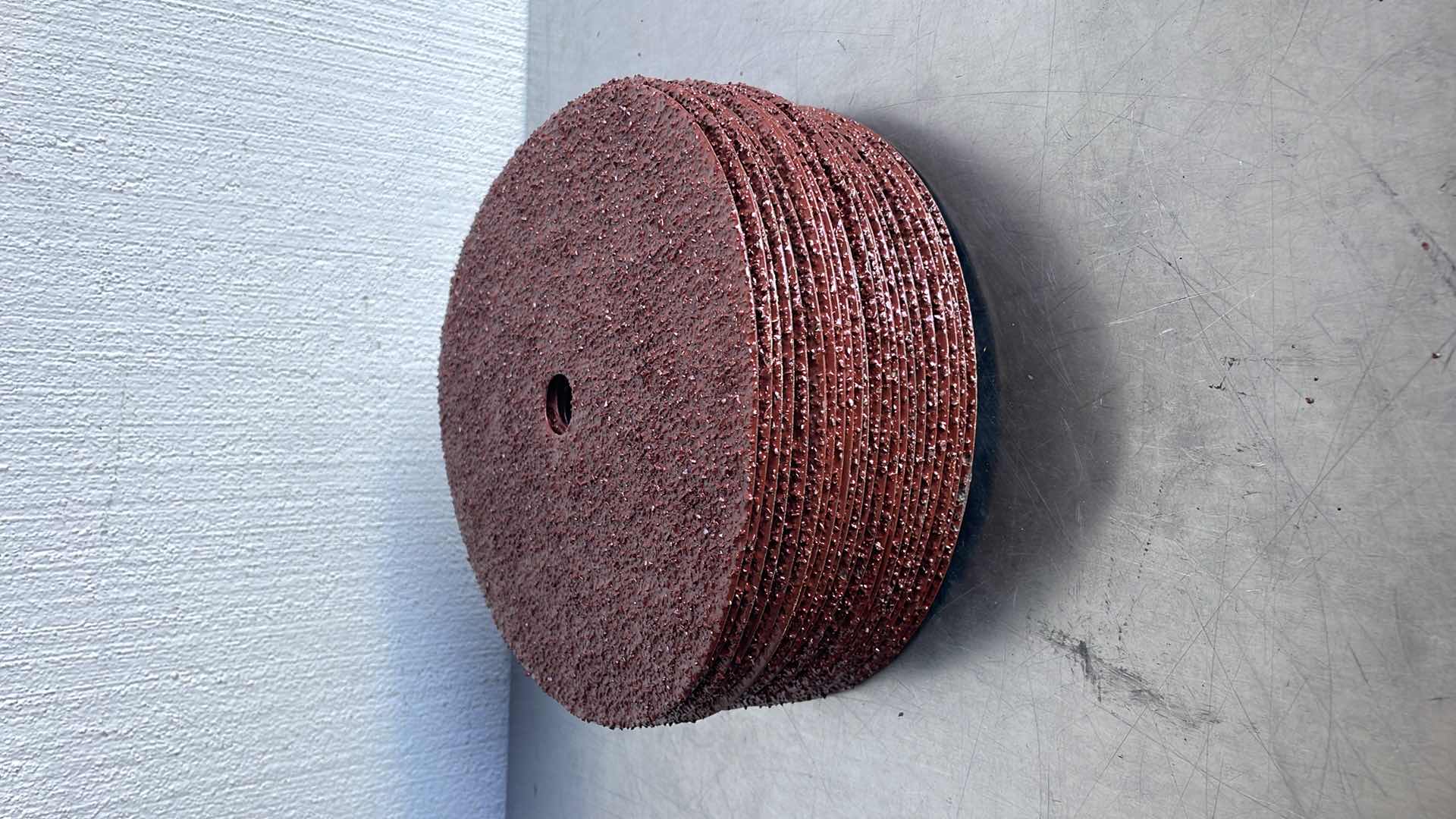 Photo 1 of TYPE C 16 GRIT ALUMINUM OXIDE 9” RESIN FIBRE DISCS (22)