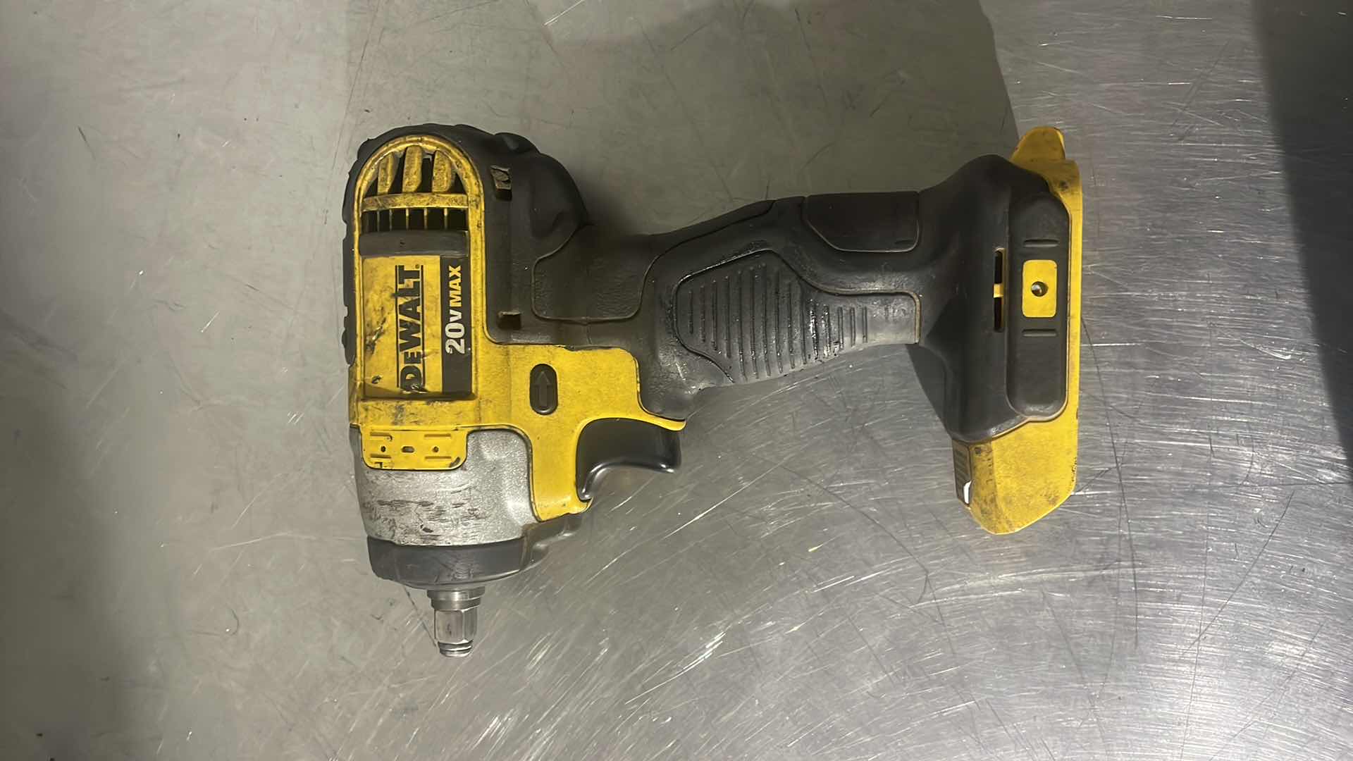 Photo 1 of DEWALT 20v 3/8” DRIVE IMPACT