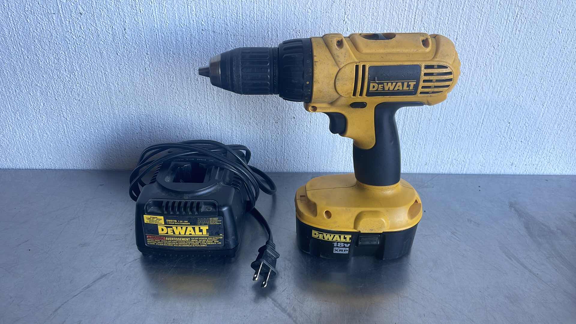 Photo 1 of DEWALT 18v 1/2” CORDLESS DRILL DRIVER  DC 759 WITH BATTERY AND CHARGER