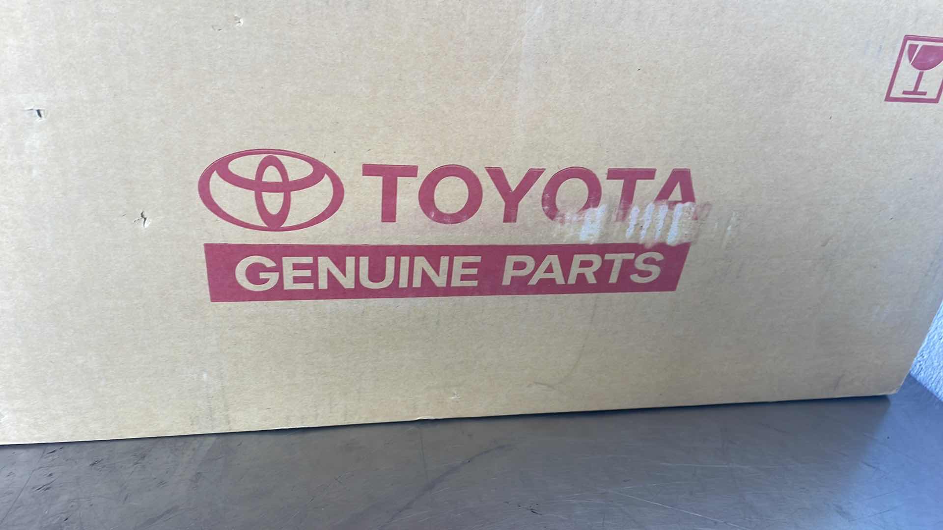 Photo 2 of GENUINE TOYOTA LEXUS 81170-6A051 HEAD LAMP DRIVERS SIDE