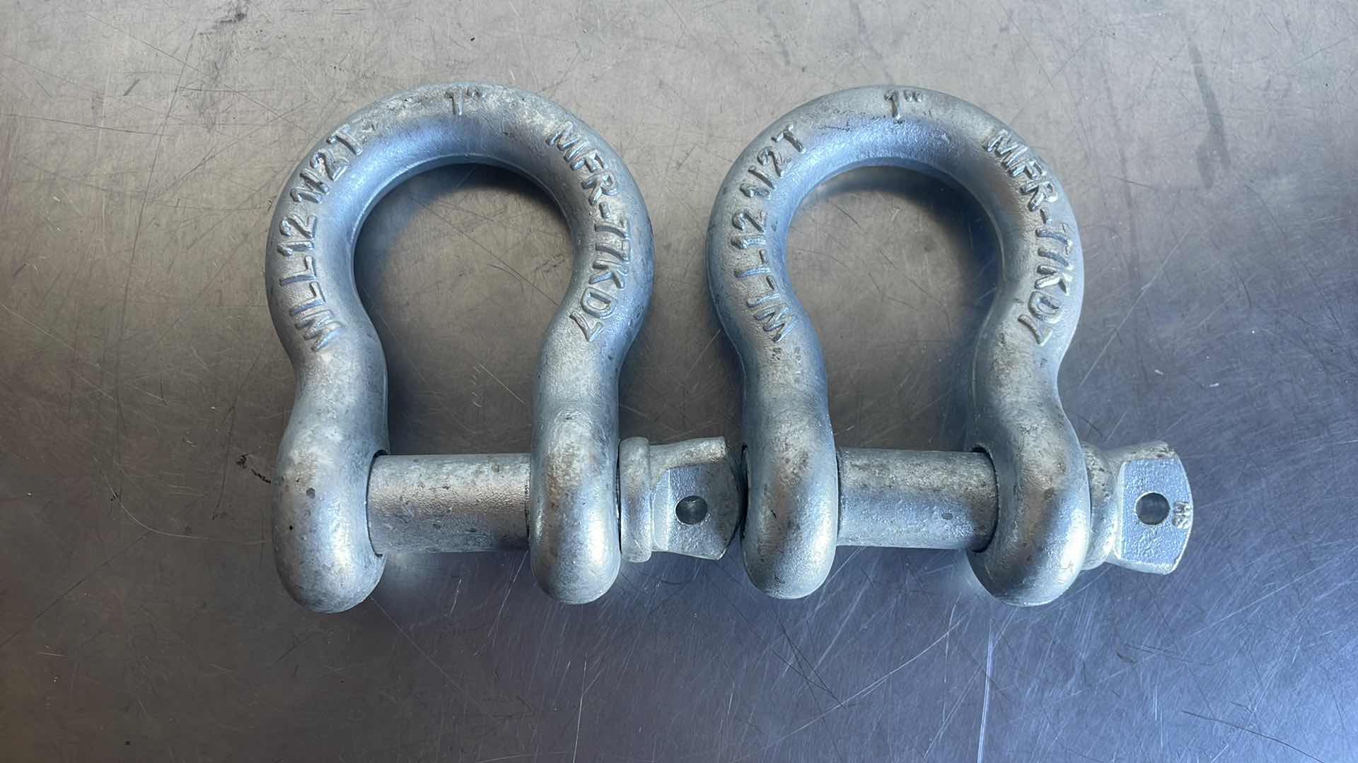 Photo 1 of 1” 12-1/2 TON SHACKLES