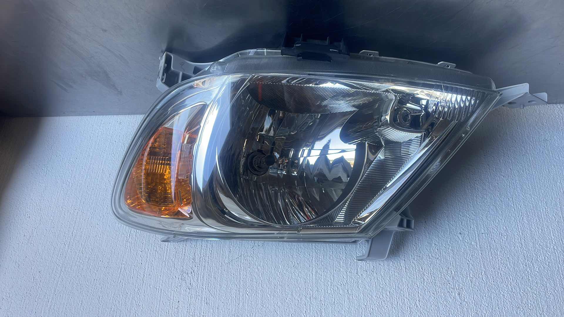 Photo 1 of 81150-0K021 TOYOTA OEM GENUINE HEADLAMP ASSY, LH