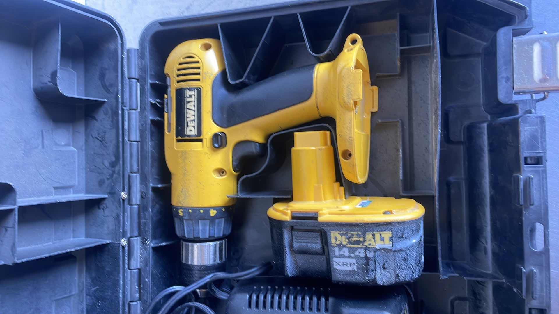 Photo 2 of DEWALT 3/8” CORDLESS ADJUSTABLE CLUTCH DRILL/DRIVER DW991 14.4V WITH BATTERY AND CHARGER IN HARD CASE