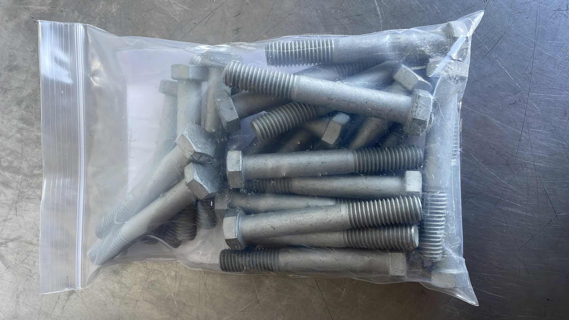 Photo 1 of 1/2”-13 X 3-1/2”
GRADE 8 HEX BOLTS 25 PC