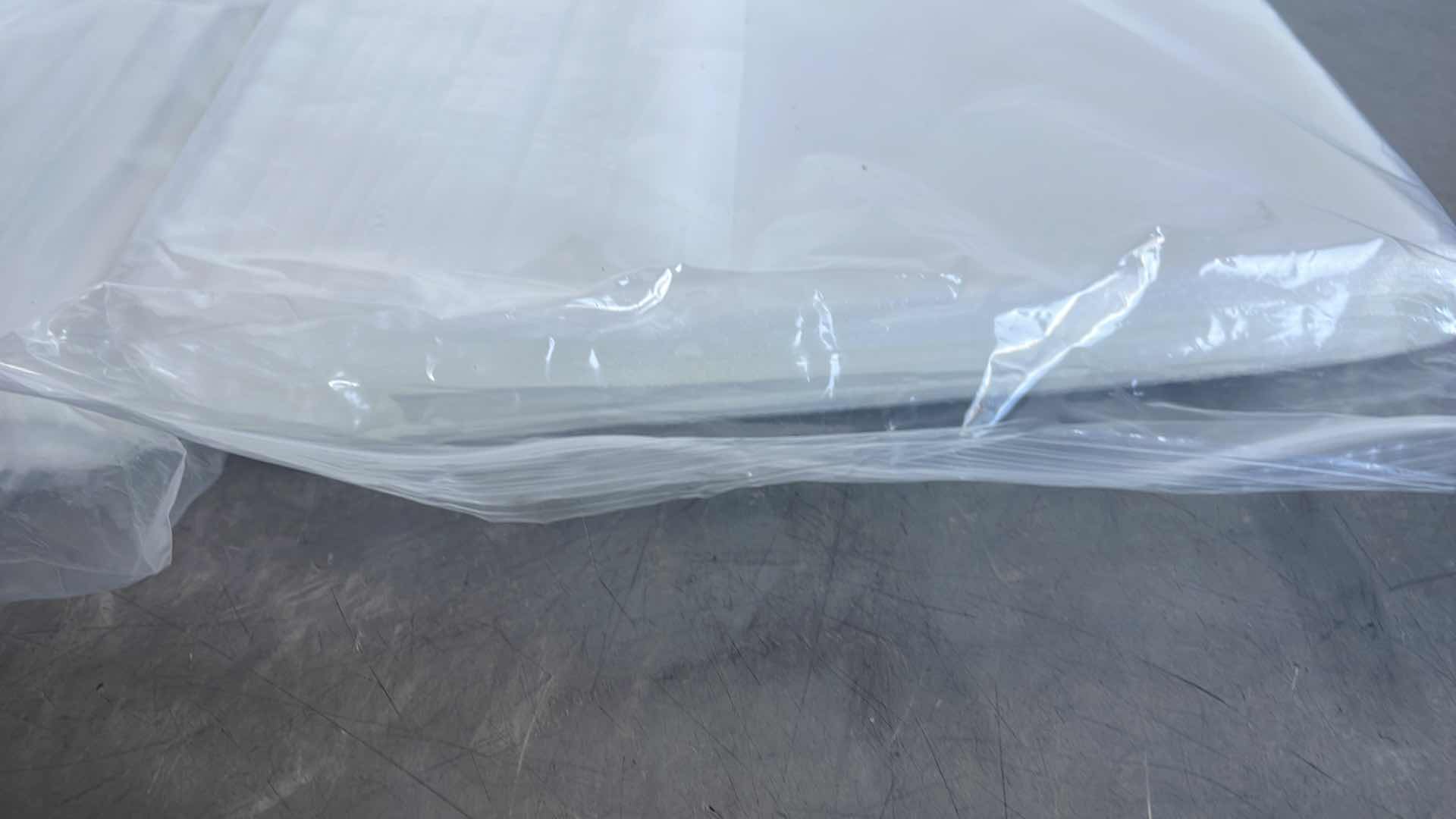 Photo 3 of 13" X 18" 2 MIL CLEAR RECLOSABLE ZIP PLASTIC POLY BAGS (200)