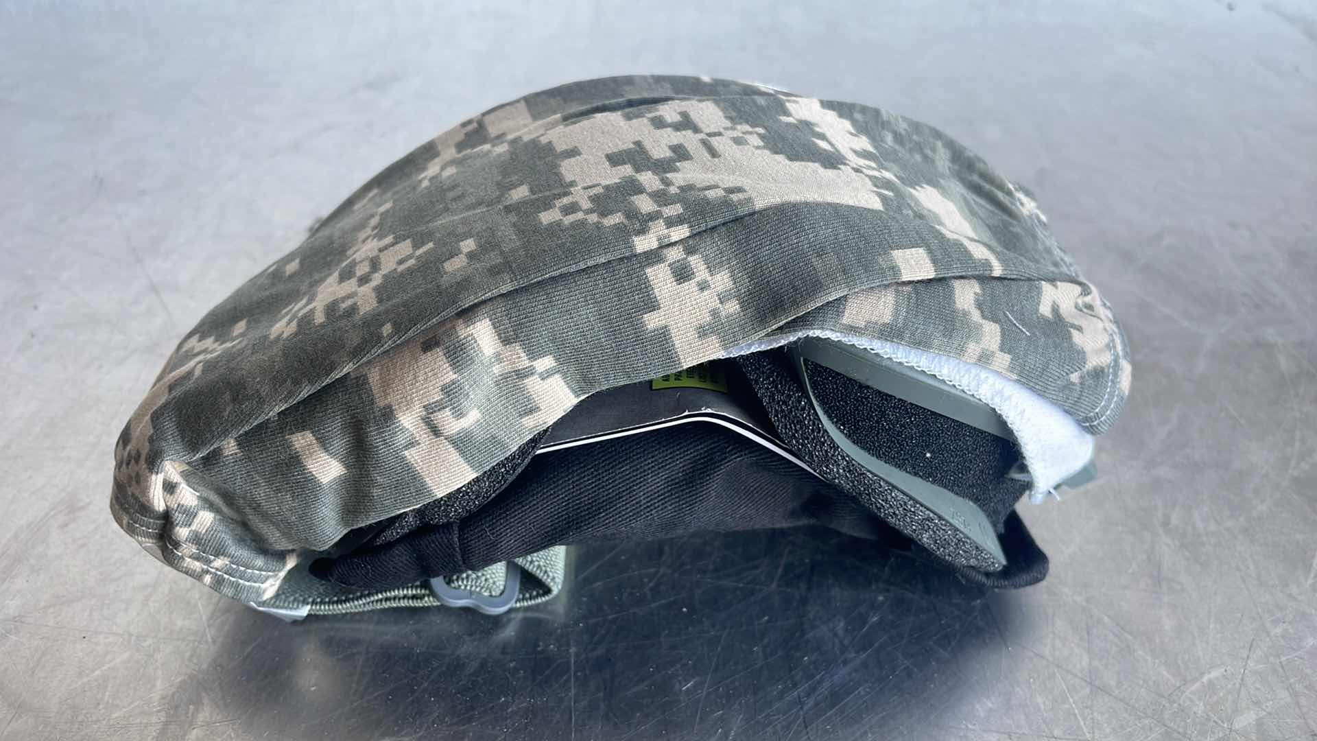 Photo 1 of ESS GOGGLES 
NSN 4240-01-540-5576
LAND OPS UNIT ISSUE (FOLIAGE GREEN)
