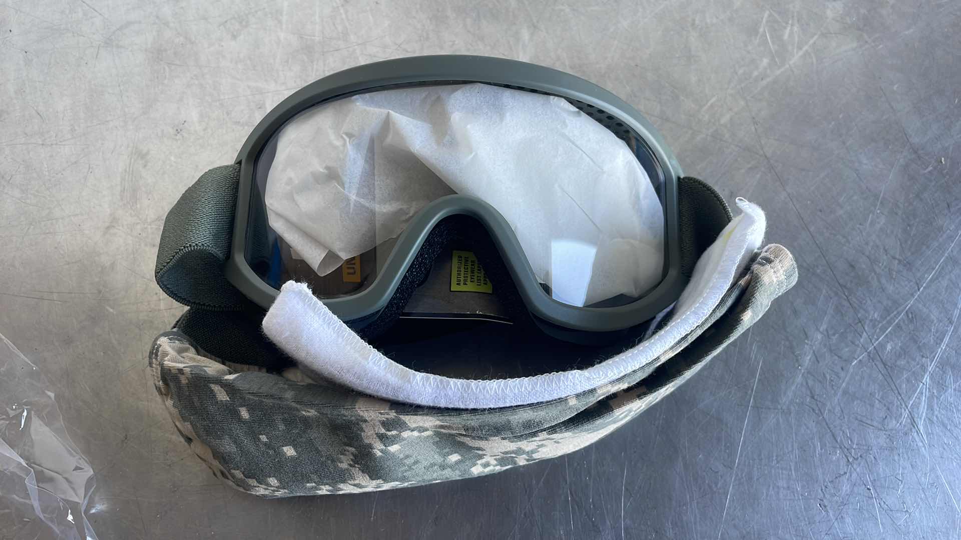 Photo 2 of ESS GOGGLES 
NSN 4240-01-540-5576
LAND OPS UNIT ISSUE (FOLIAGE GREEN)