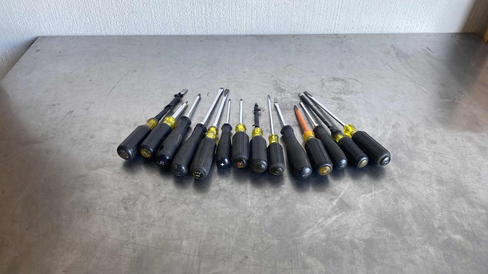 Photo 1 of KLEIN TOOLS SCREW DRIVERS (14)