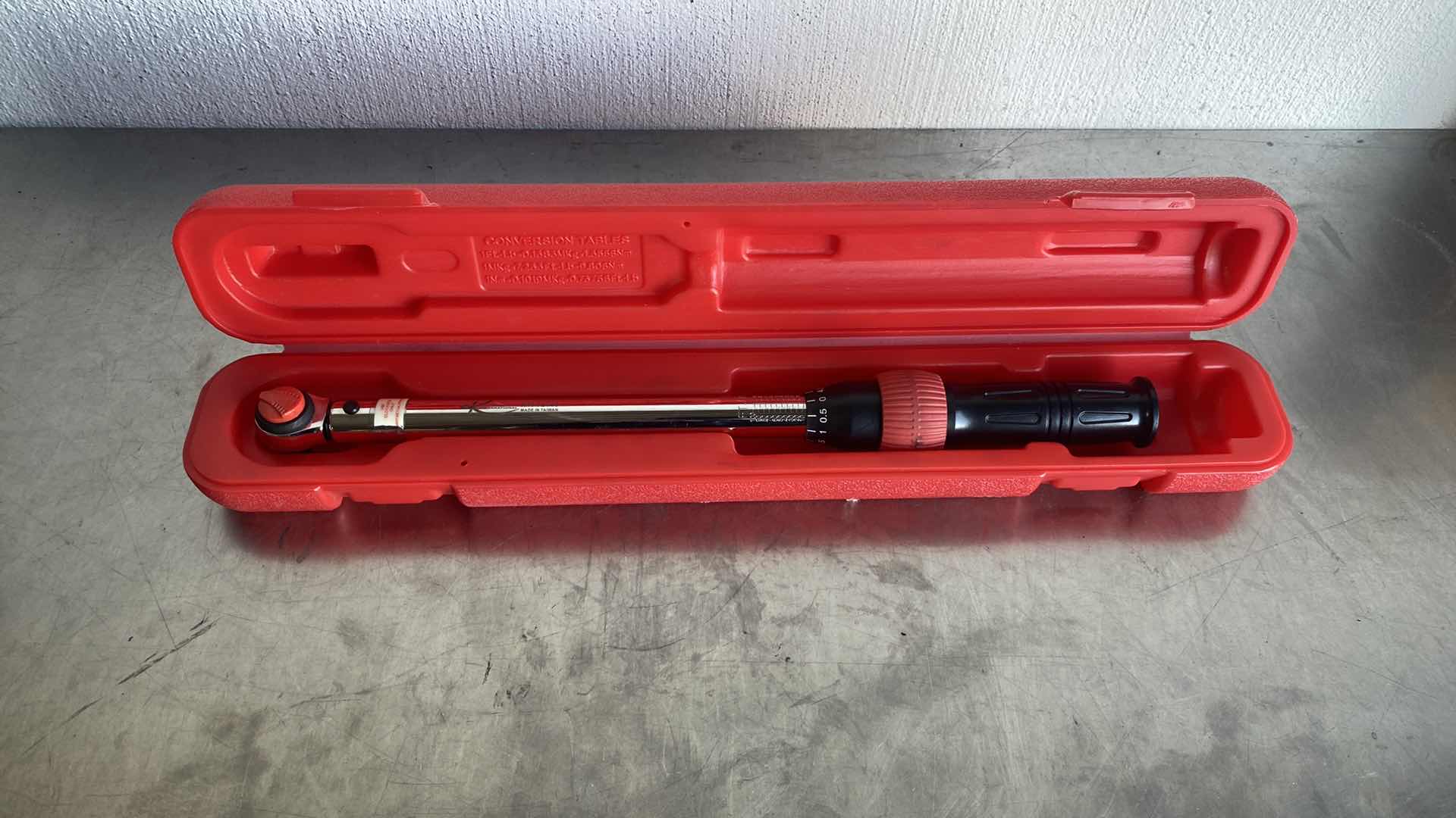 Photo 2 of KTOOL 3/8” DRIVE CLICK-STYLE TORQUE WRENCH