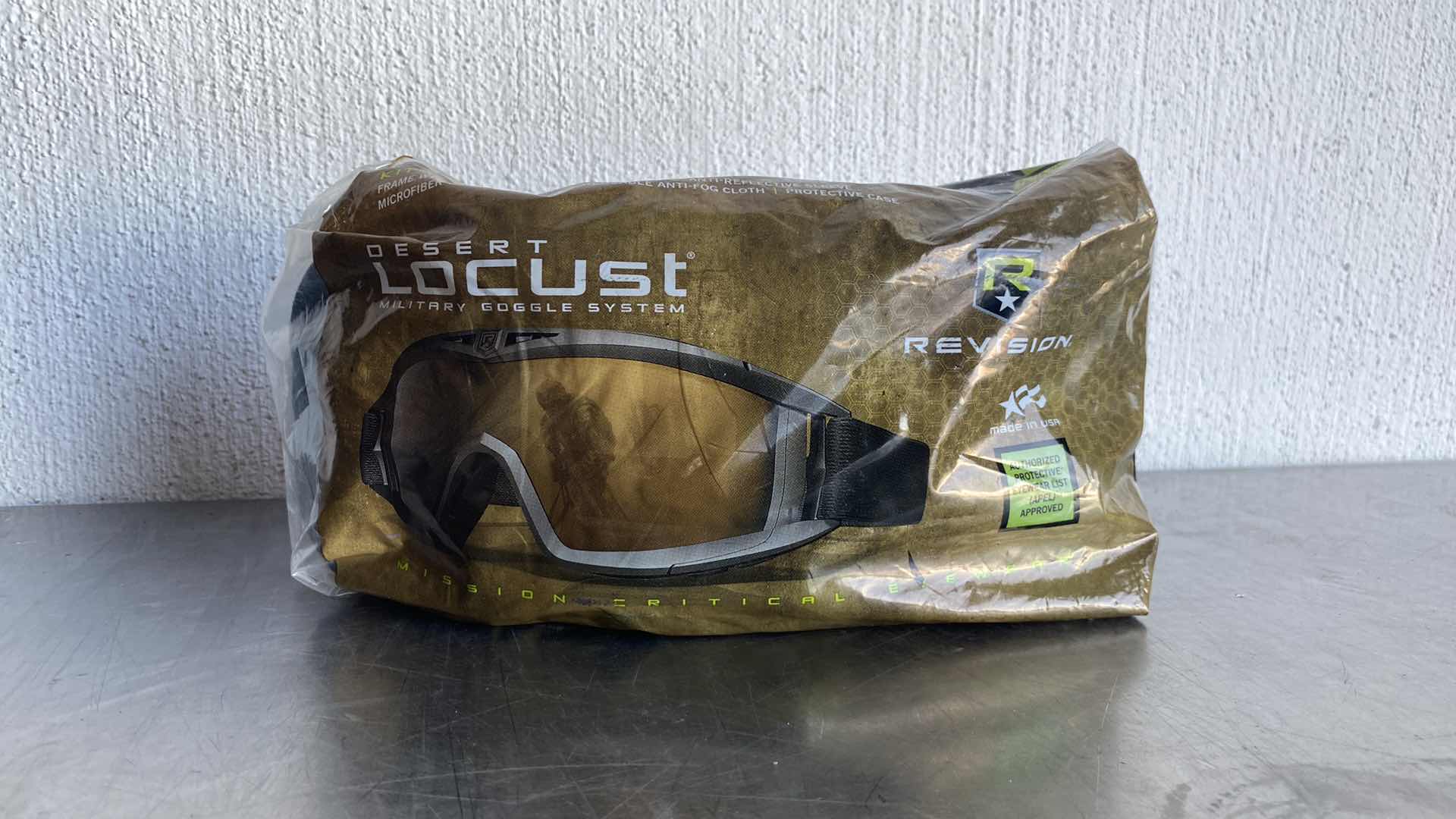 Photo 1 of DESERT LOCUST MILITARY GOGGLE SYSTEM REVISION MADE IN USA