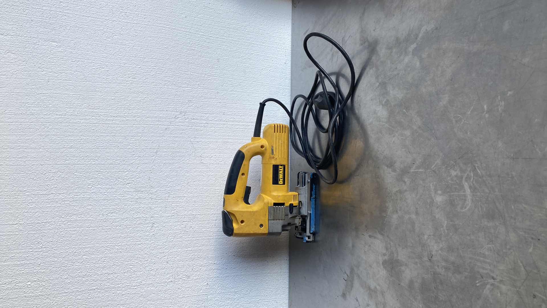 Photo 1 of 18V DEWALT VARIABLE SPEED 60mm JIG SAW DW321