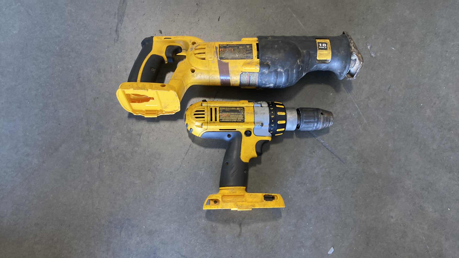 Photo 1 of DEWALT CORDLESS DRILL 18V DC925
DEWALT CORDLESS RECIPROCATING SAW 18V DC385 
TESTED WORKING