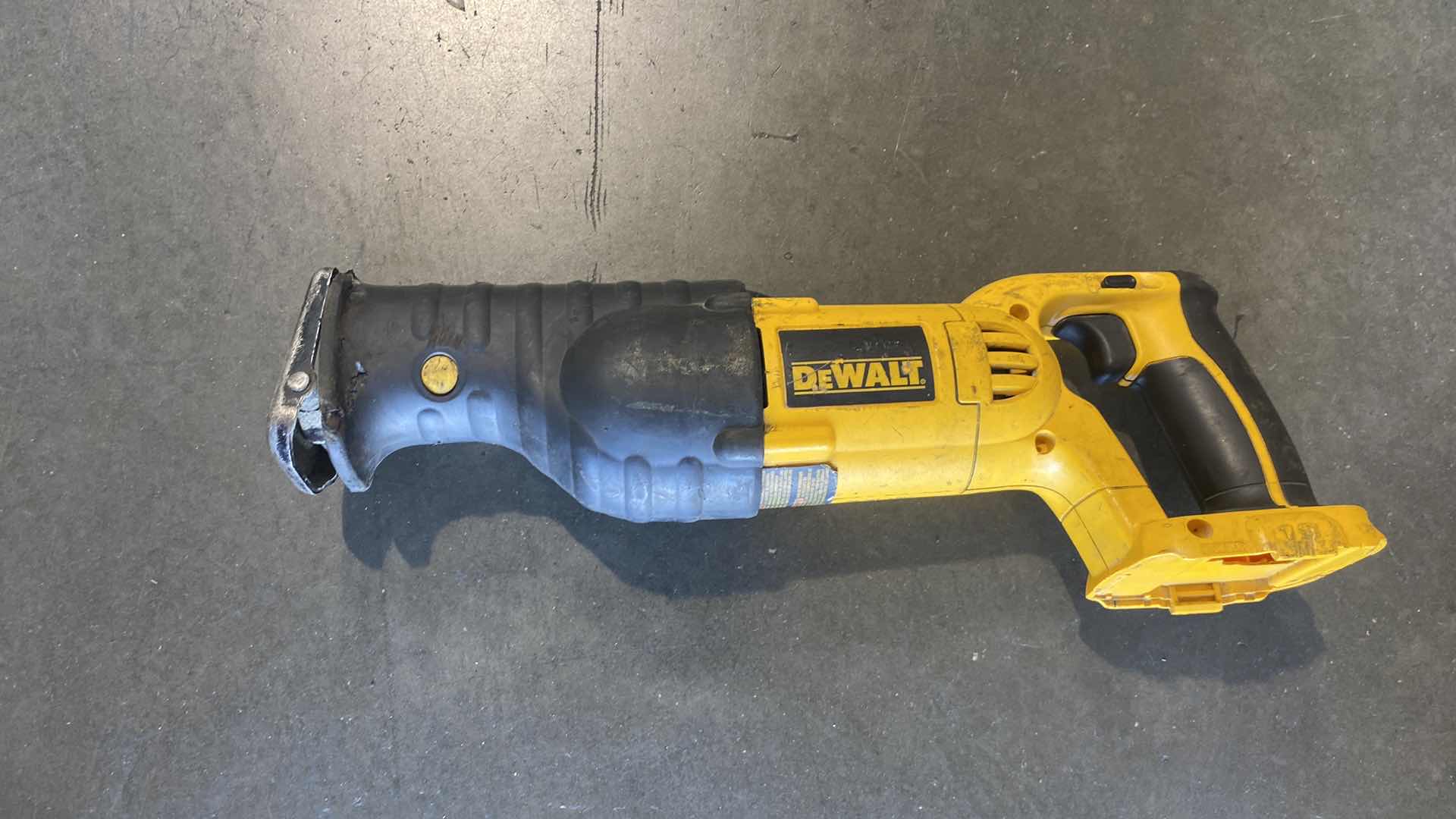 Photo 6 of DEWALT CORDLESS DRILL 18V DCD950
DEWALT CORDLESS RECIPROCATING SAW 18V DC385
TESTED WORKING