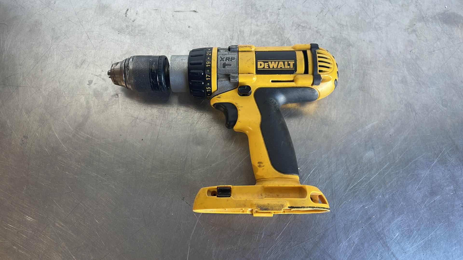 Photo 5 of DEWALT 18v DC988 1/2” DRIVE CORDLESS HAMMER DRILL & DC385 RECIPROCATING SAW