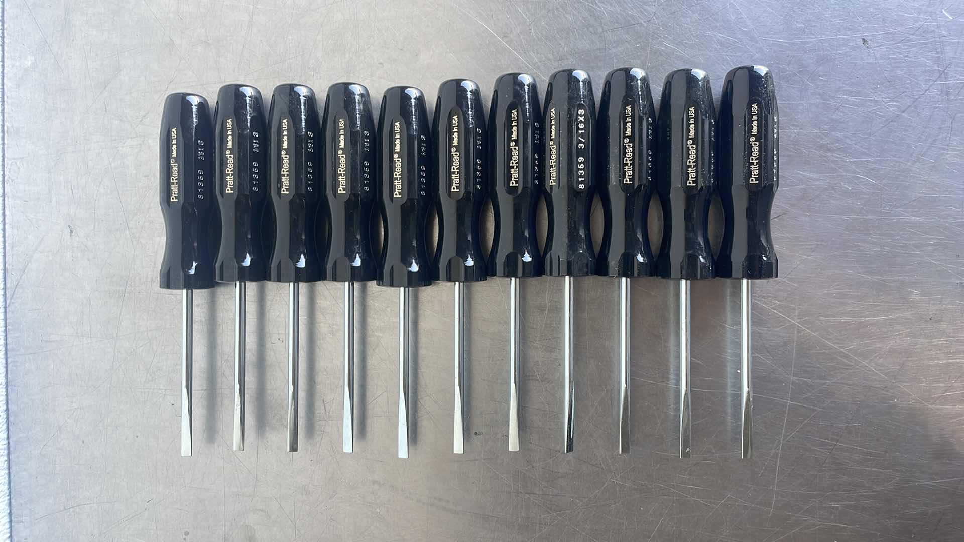 Photo 1 of PRATT-READ USA 81359 3/16”x 3 FLATHEAD SCREWDRIVERS (11)