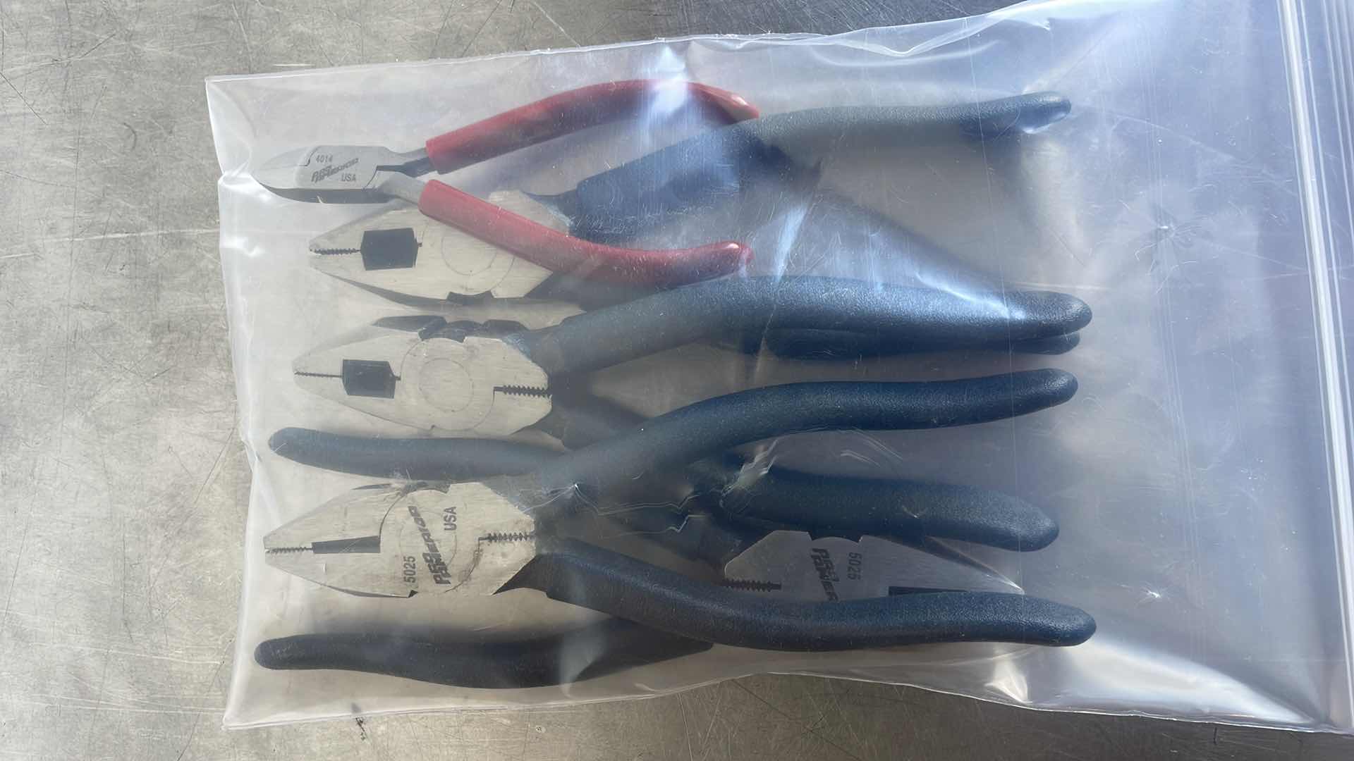 Photo 1 of PRO AMÉRICA LINEMAN PLIERS 6” (4), SMALL DIKES USA