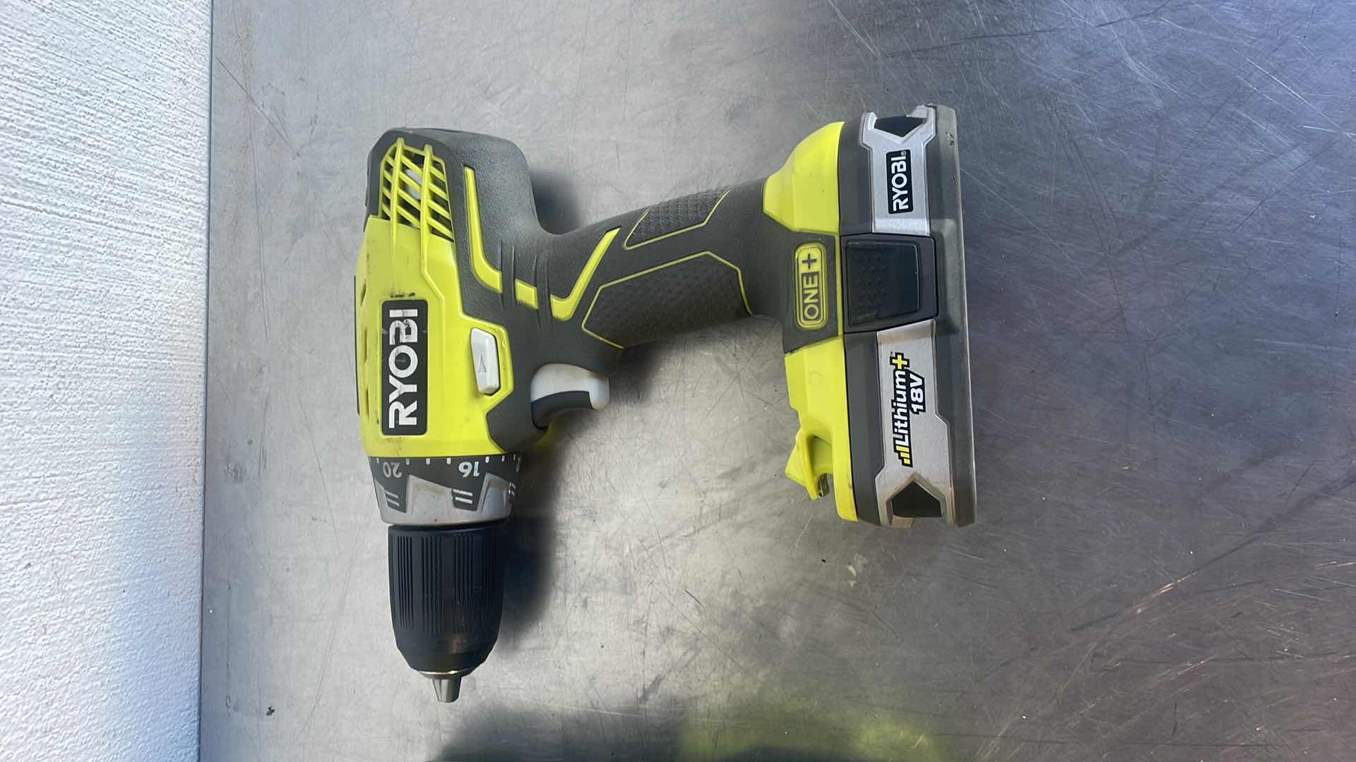 Photo 2 of RYOBI 18v CORDLESS DRILL AND CHARGER