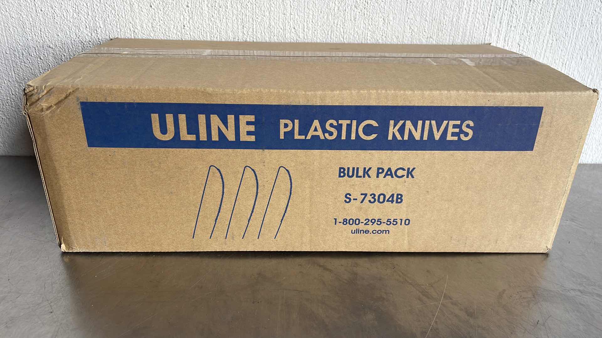 Photo 2 of ULINE PLASTIC KNIVES S-7304B