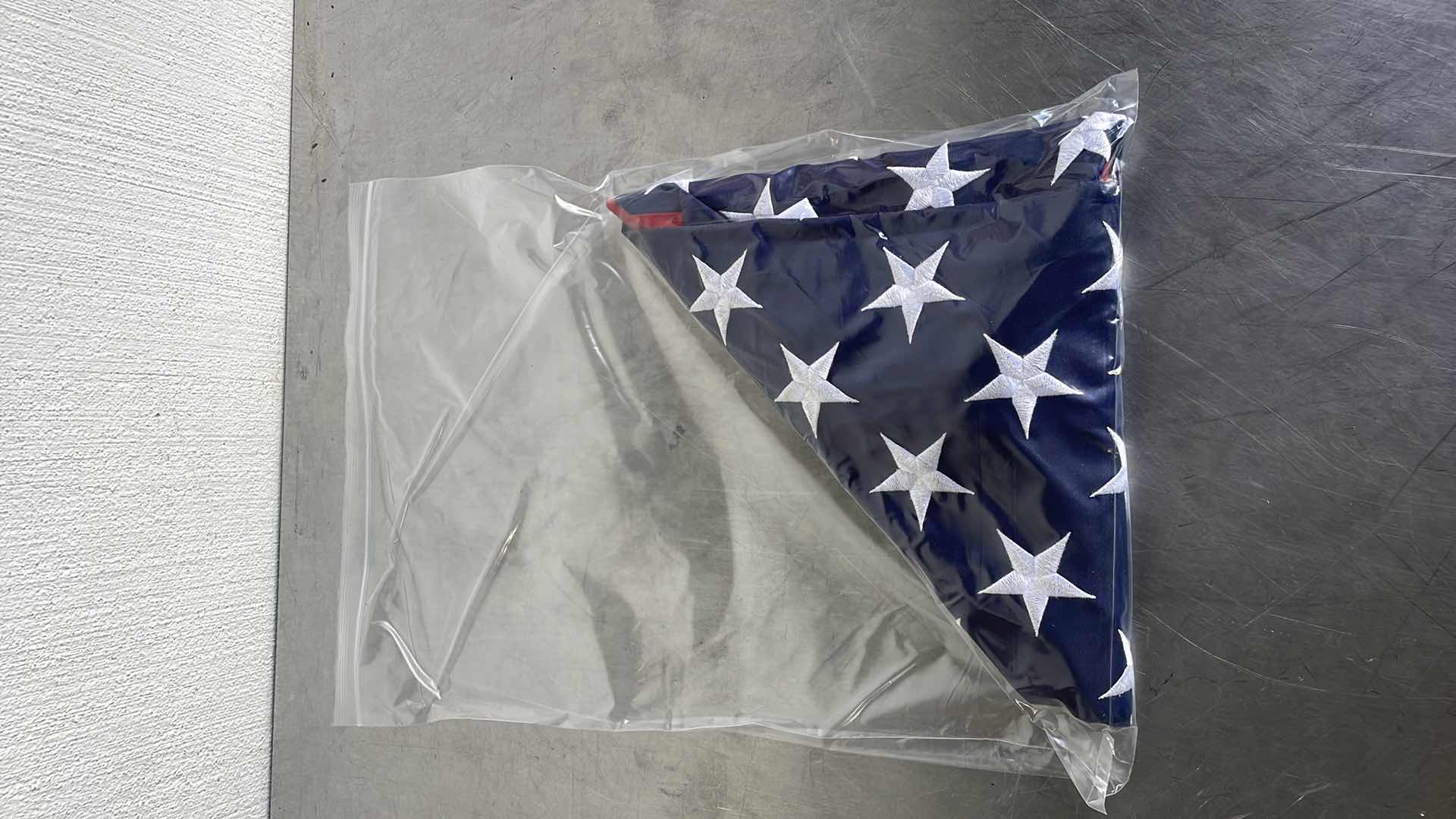 Photo 1 of AMERICAN FLAG UNKNOWN SIZE