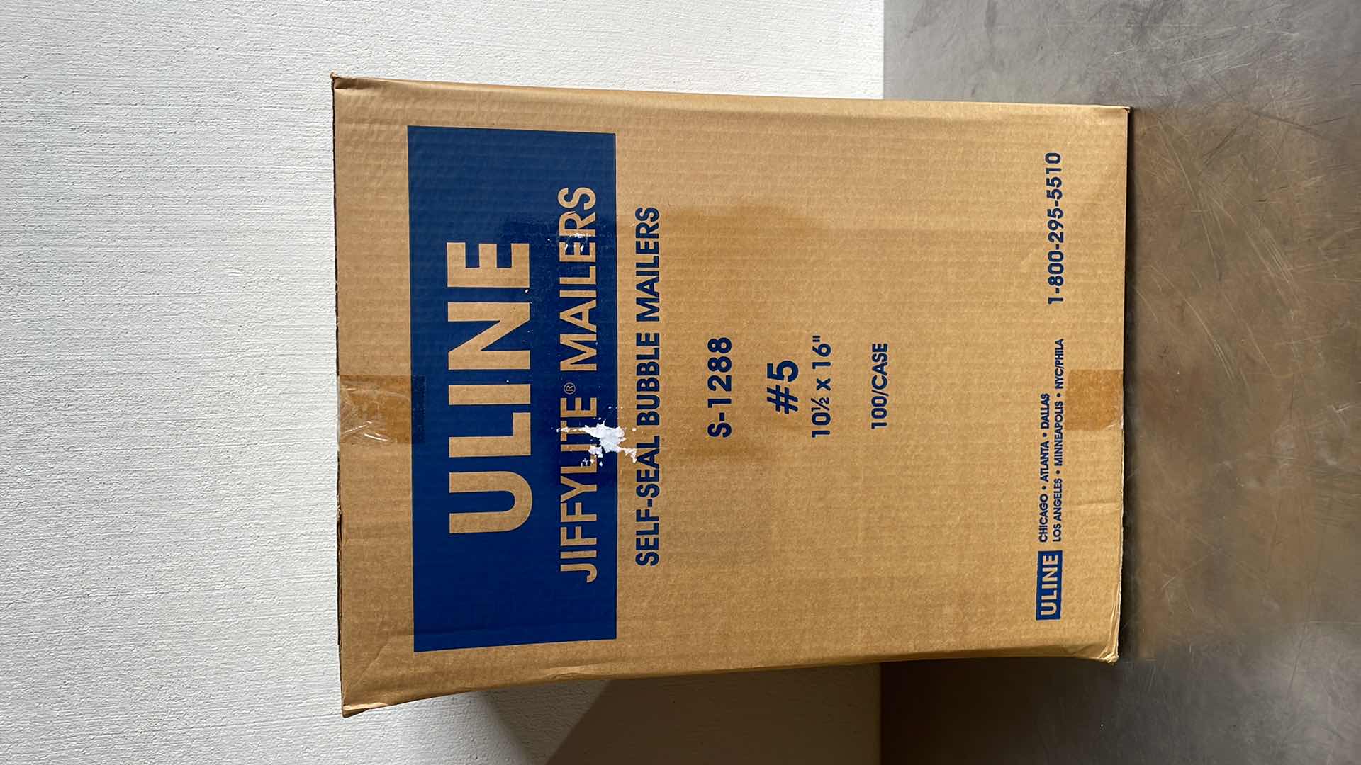 Photo 1 of ULINE JIFFYLITE MAILERS SELF-SEAL BUBBLE MAILERS S-1288 10-1/2” x 16”