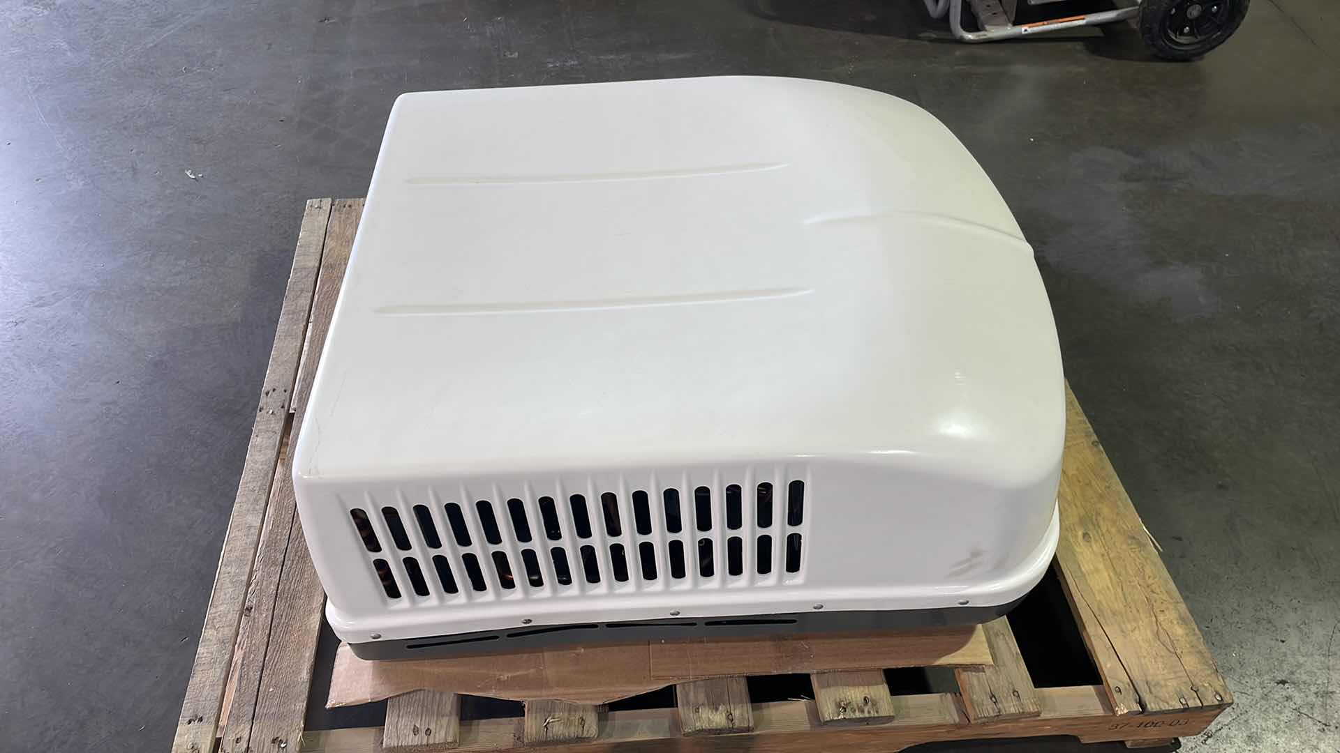 Photo 5 of DOMETIC BRISK II RV AIR CONDITIONER 13,500BTU