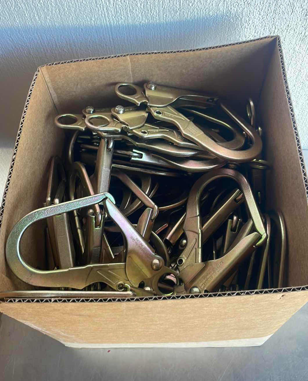 Photo 1 of BOX FULL OF PROCLIMB 342-USR-BRH-C09B FORGED STEEL REBAR HOOK FIXED EYE YELLOW ZINC FINISH MISSING SAFETY LOCKING MECHANISM