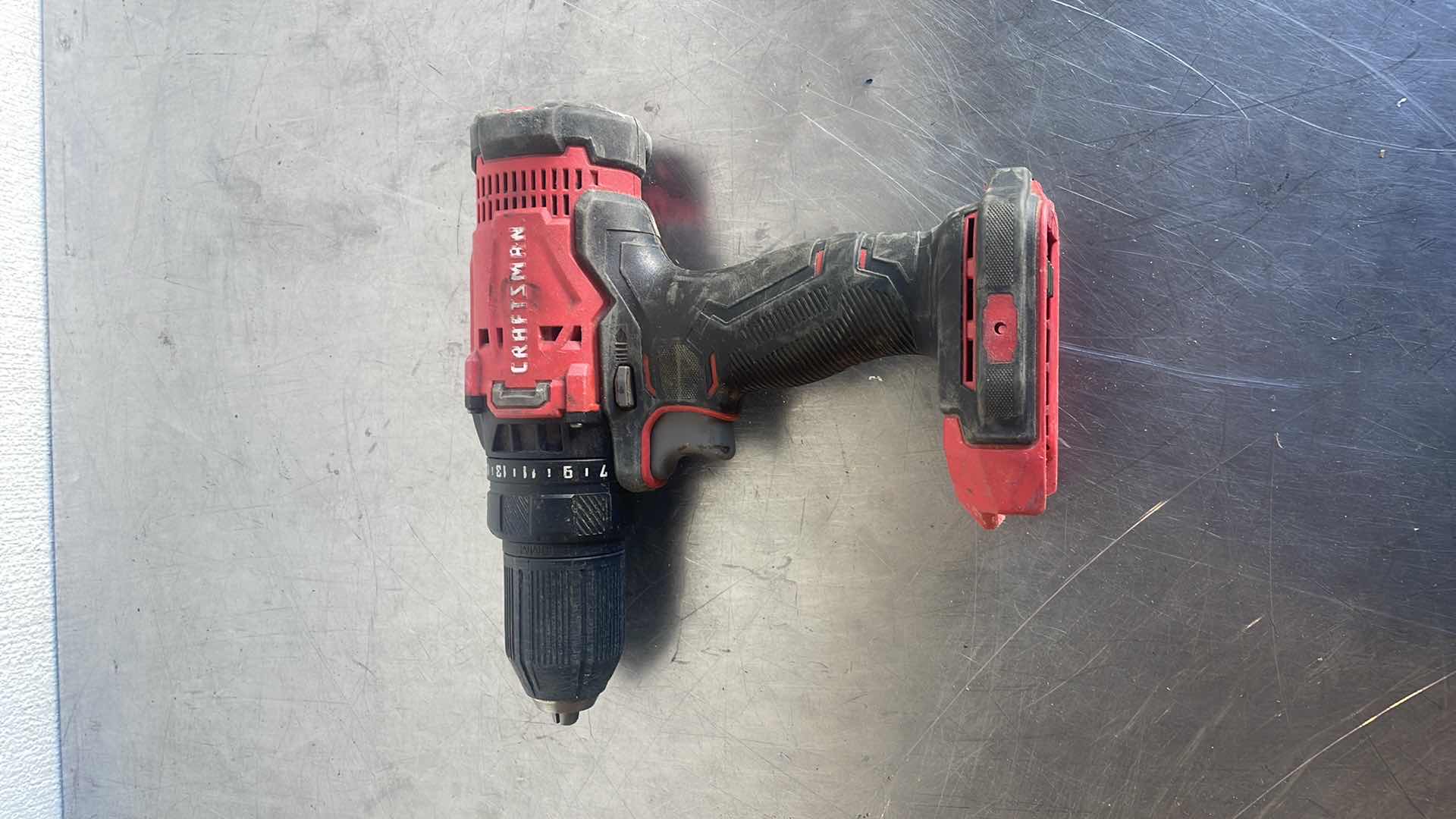 Photo 1 of CRAFTSMAN 20v 1/2” DRILL DRIVER