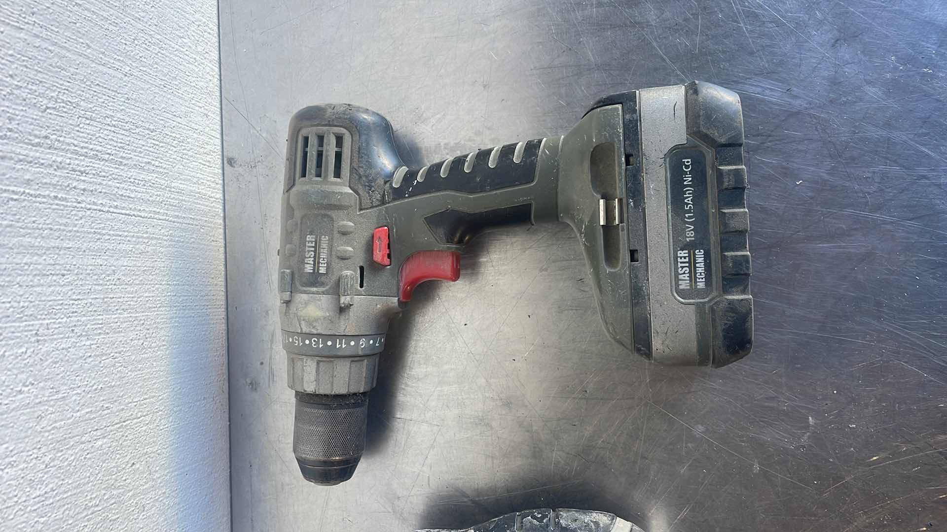 Photo 3 of 18v DRILL AND RECIPROCATING SAW